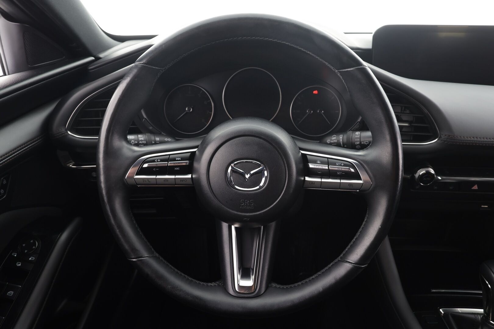 Mazda Mazda3 2020 Hatchback 2,0 (122 hv) SKYACTIV-G Vision Plus Business * ACC / HUD  / LED / P.Kamera / Navi / Kaistavahti / Keyless * - Kahdet renkaat aluvanteilla - HULLUT AVAJAISHULINAT KORKOTARJOUS 3,29 %