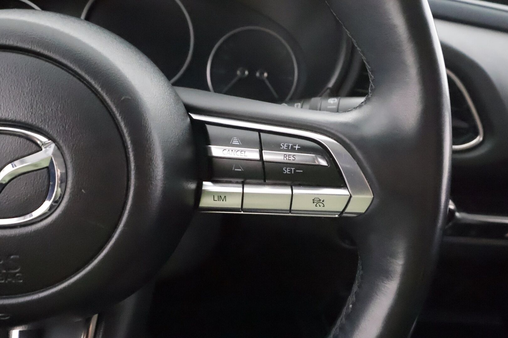 Mazda CX-30 2020 2,0 M Hybrid Skyactiv-G Vision Plus Business MT * ACC / LED / P.kamera / Apple & Android / Kaistavahti * - Suomi-auto / Merkkihuollettu / Kahdet renkaat