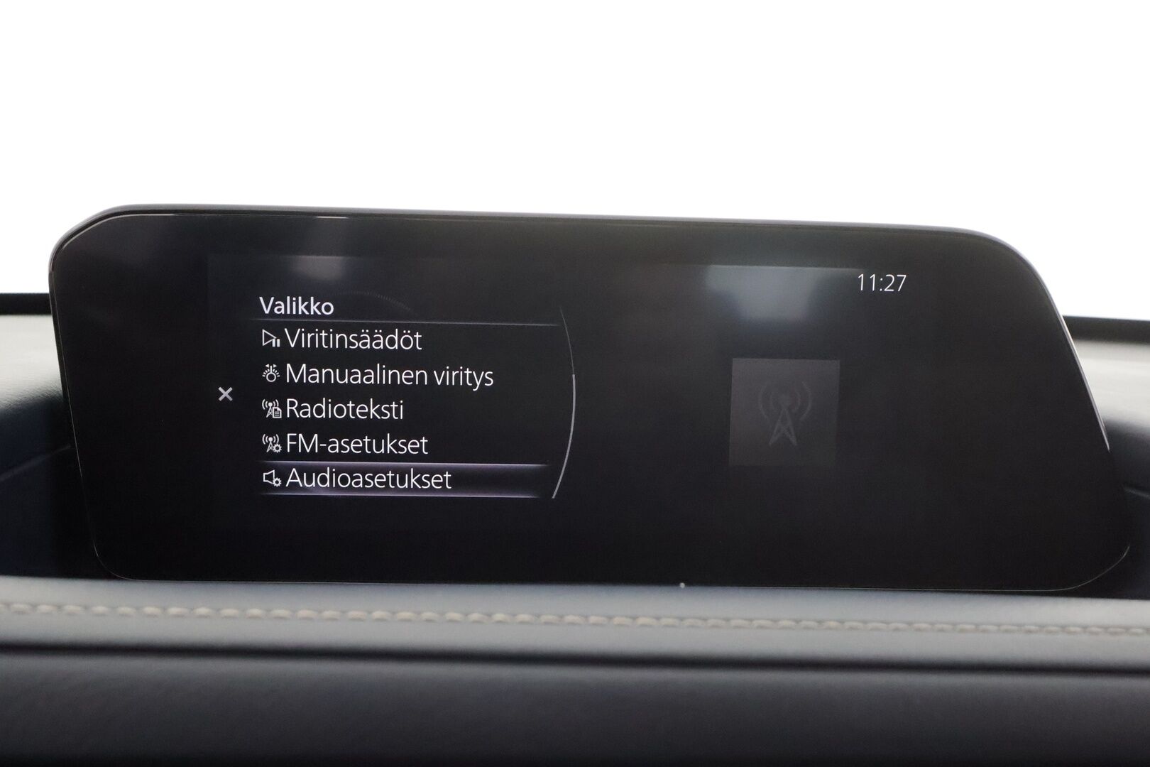 Mazda CX-30 2020 2,0 M Hybrid Skyactiv-G Vision Plus Business MT * ACC / LED / P.kamera / Apple & Android / Kaistavahti * - Suomi-auto / Merkkihuollettu / 2x Renkaat ja vanteet