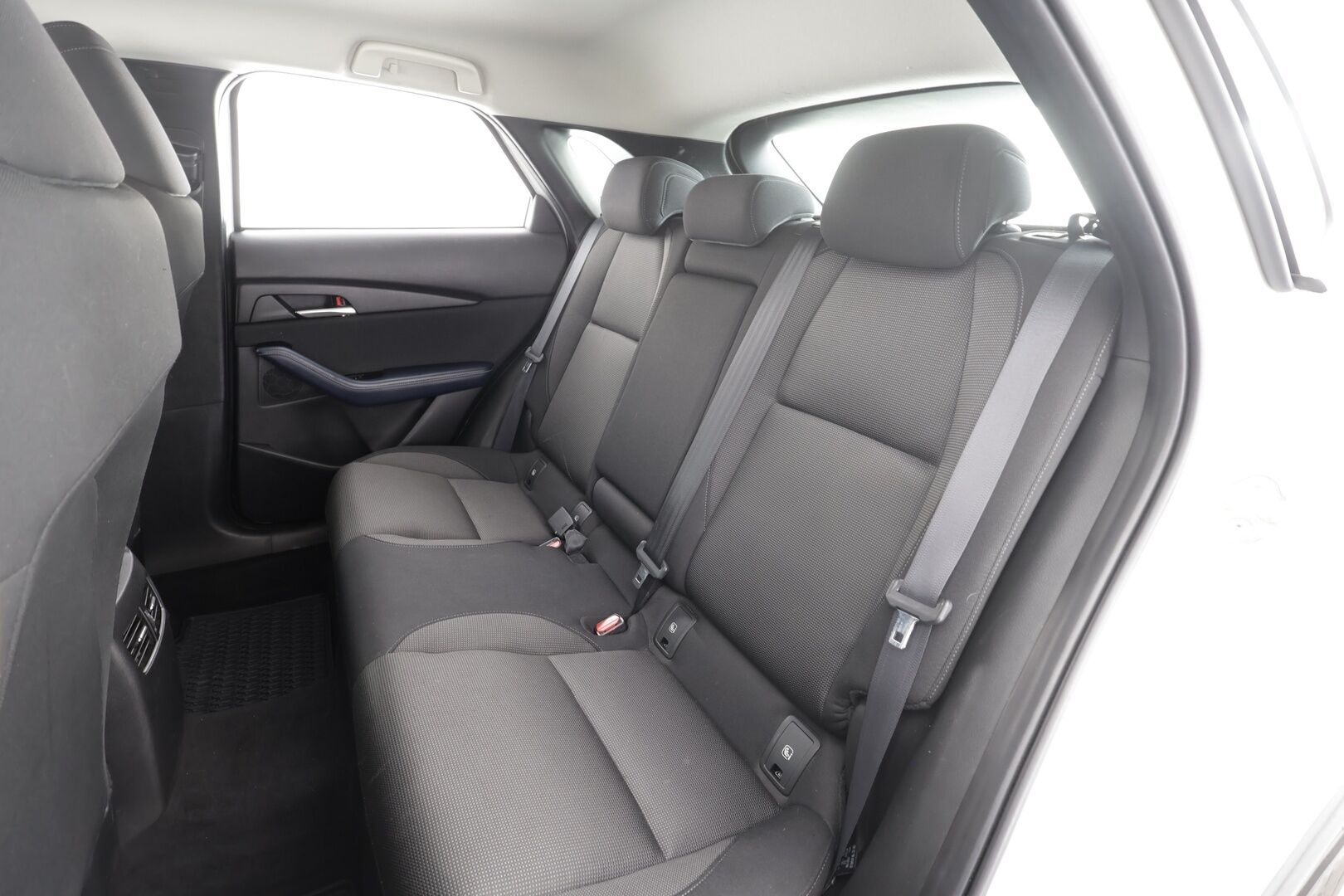 Mazda CX-30 2020 2,0 M Hybrid Skyactiv-G Vision Plus Business MT * ACC / LED / P.kamera / Apple & Android / Kaistavahti * - Suomi-auto / Merkkihuollettu / 2x Renkaat ja vanteet