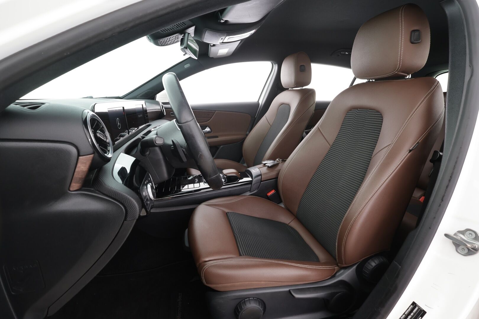 Mercedes-Benz A 2020 180 A Business Style * LED-High Performance / P.Kamera / Sportpenkit / Digimittaristo / Vakkari / Kaistavahti * - Suomi-auto / Kahdet renkaat - HULLUT AVAJAISHULINAT KORKOTARJOUS 3,29 %