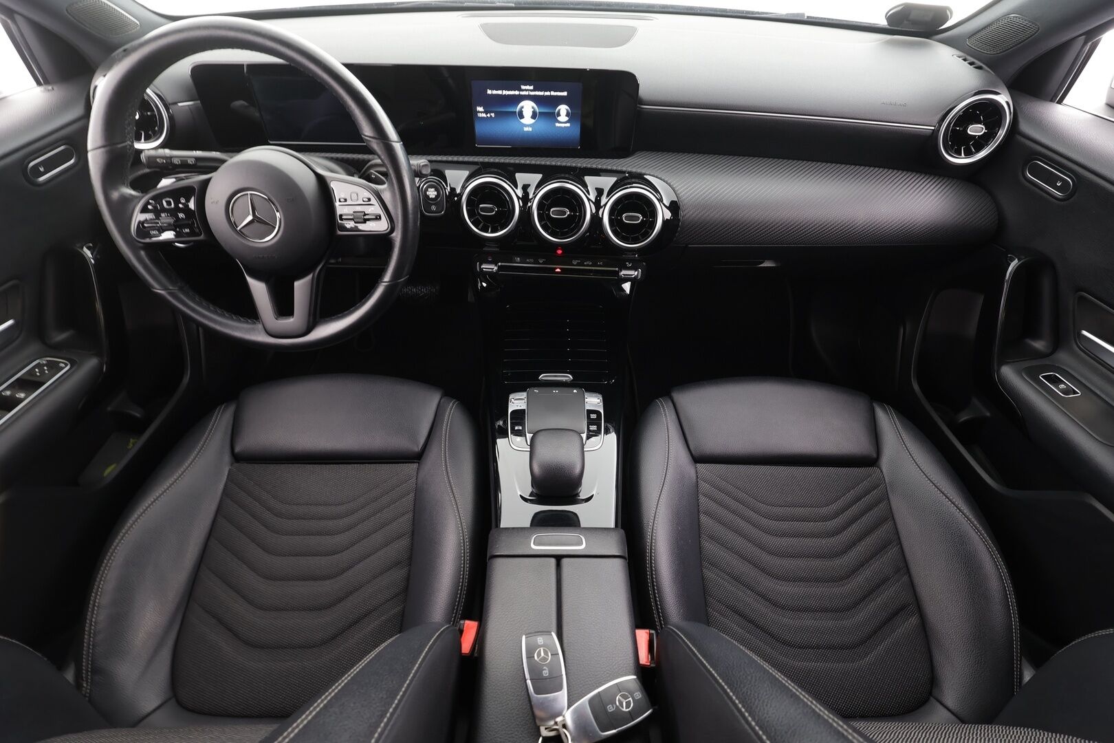 Mercedes-Benz A 2020 180 A Business Style * Vakkari / Widescreen / Puolinahat / P.Kamera / LED / Sporttipenkit * - Suomi-auto / Kahdet Renkaat