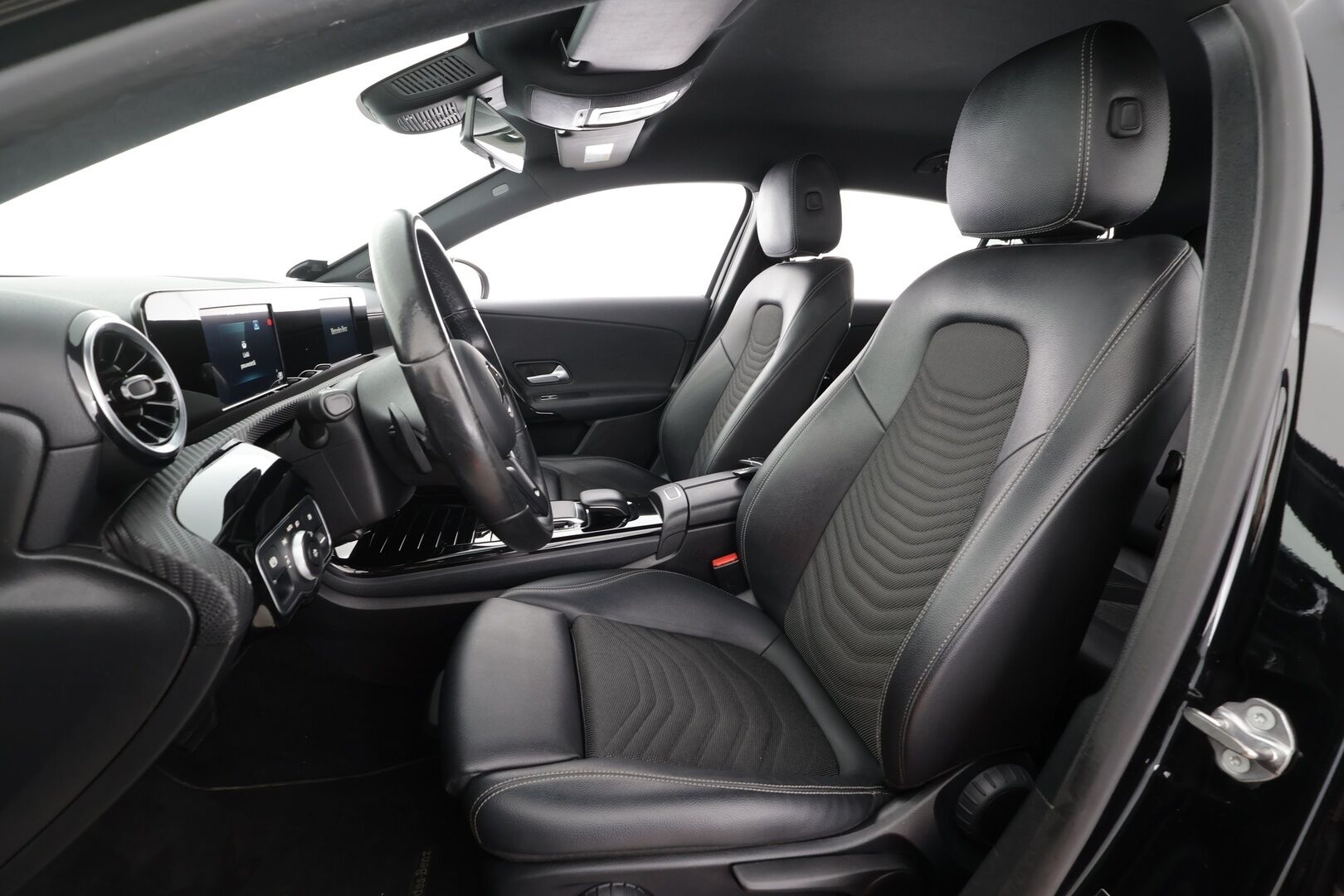 Mercedes-Benz A 2020 180 A Business Style * Vakkari / Widescreen / Puolinahat / P.Kamera / LED / Sporttipenkit * - Suomi-auto / Kahdet Renkaat