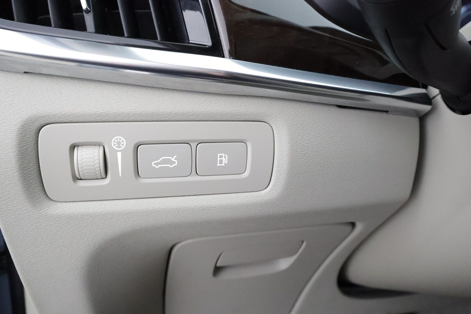 Volvo S90 2020 T8 TwE AWD Inscription aut - Webasto | Vetokoukku | Adapt.Vakkari | Kattoluukku | Muistipenkki | Keyless | High Perf Audio  / Apple&Android