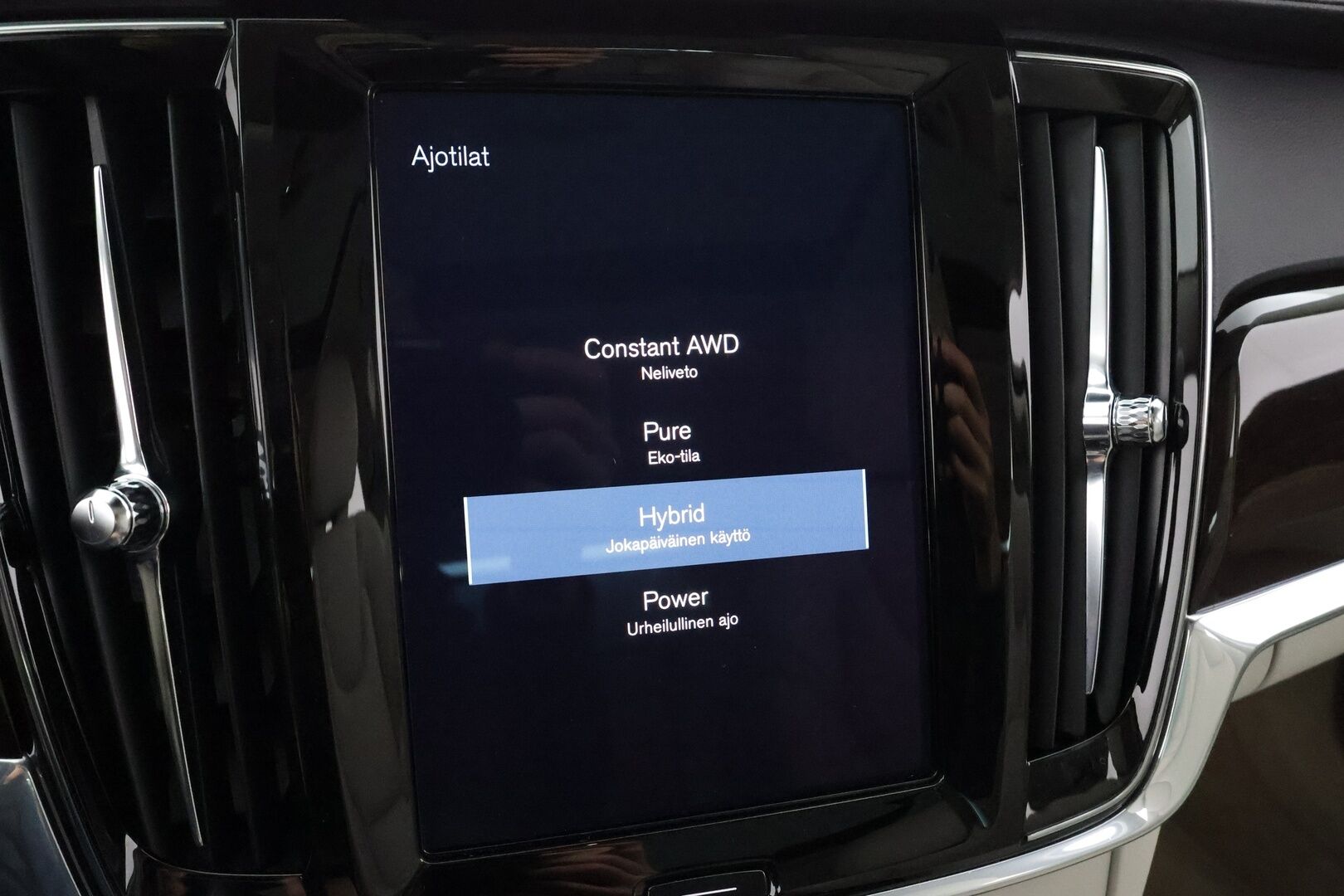 Volvo S90 2020 T8 TwE AWD Inscription aut - Webasto | Vetokoukku | Adapt.Vakkari | Kattoluukku | Muistipenkki | Keyless | High Perf Audio  / Apple&Android
