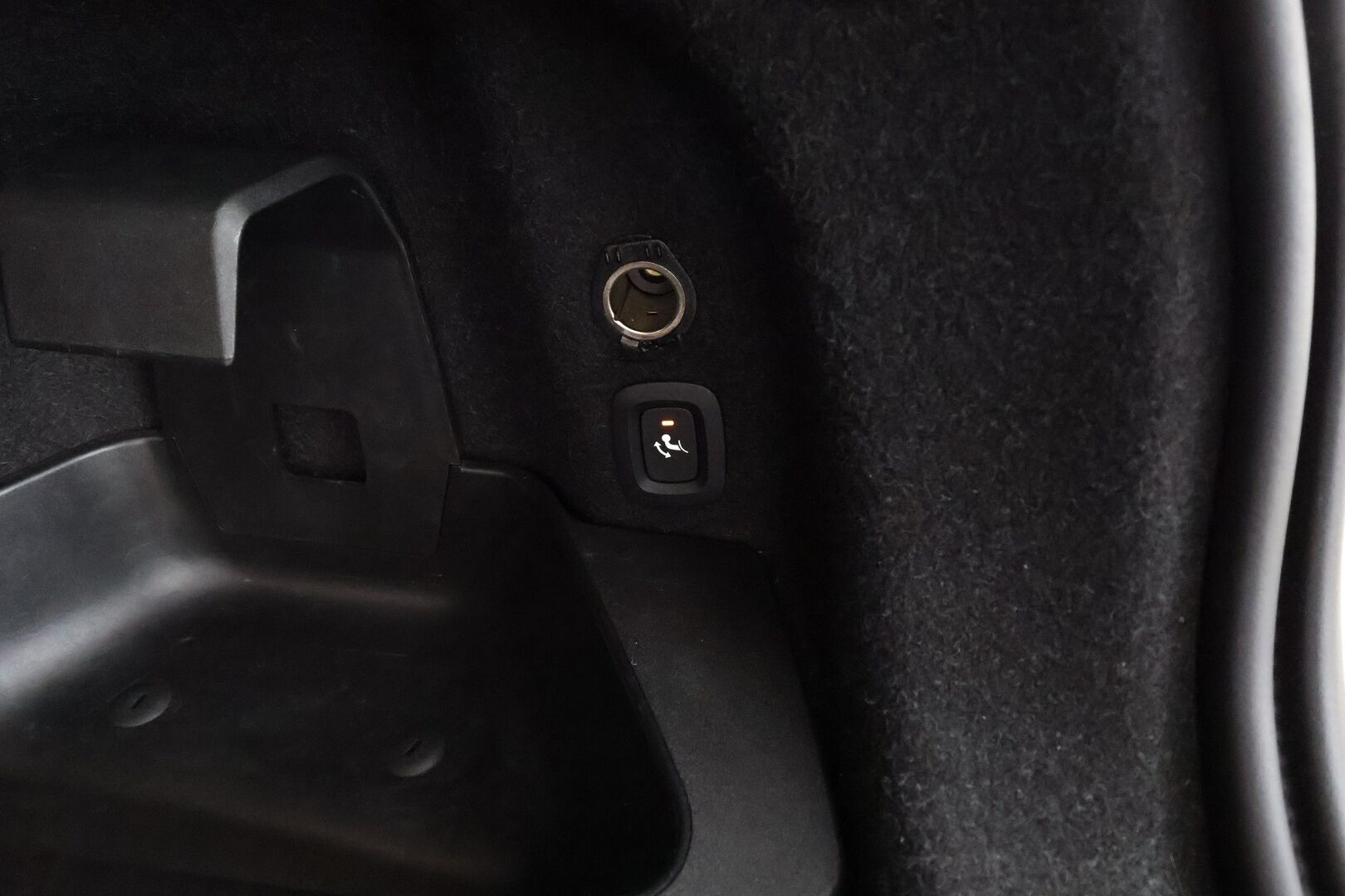 Volvo S90 2020 T8 TwE AWD Inscription aut * Webasto / Vetokoukku / Adapt.Vakkari / Kattoluukku / Muistipenkki / Keyless / P-Tutkat - Suomi-auto / Kahdet renkaat aluvanteilla / Merkkihuollettu - HULLUT AVAJAISHULINAT KORKOTARJOUS 3,29 %