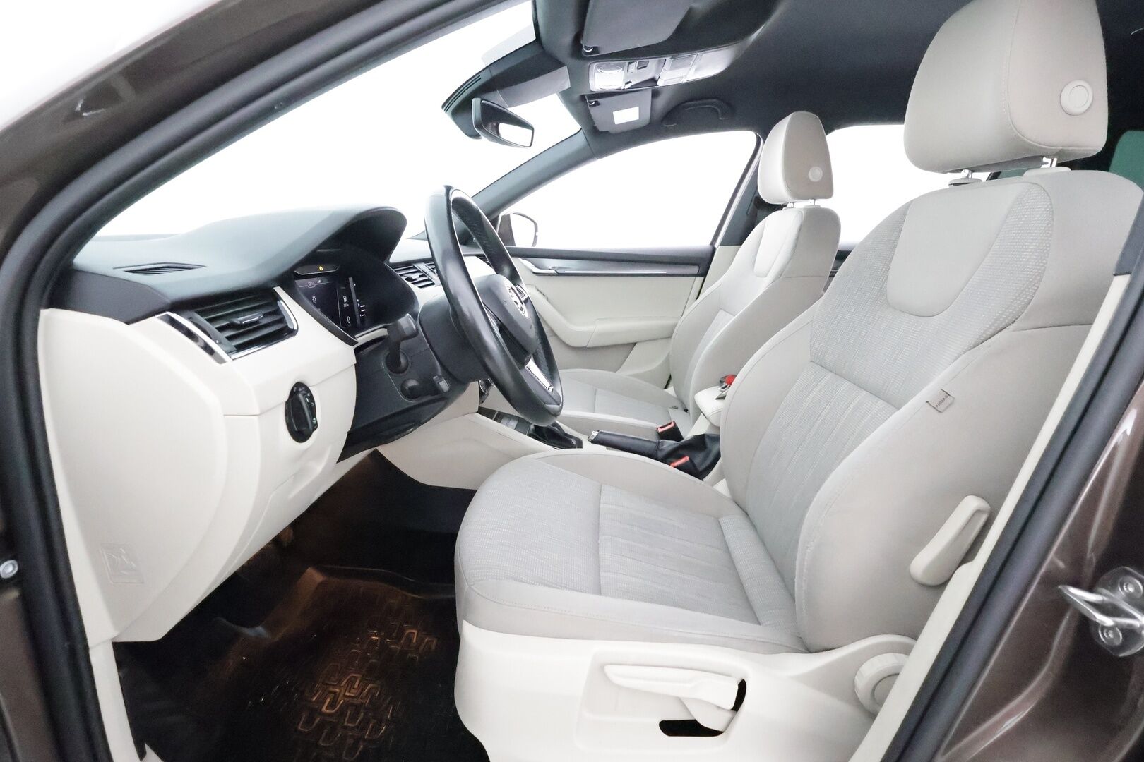 Skoda Octavia 2020 Combi 2,0 TDI 150 Style BusinessLine DSG Autom. **Webasto / Koukku / Adapt.Vakkari / P. Kamera / LED-valot / Canton** - Navi / Kaistavahti  / Digimittaristo / Apple&Android / KeylessGO / 2x Renkaat