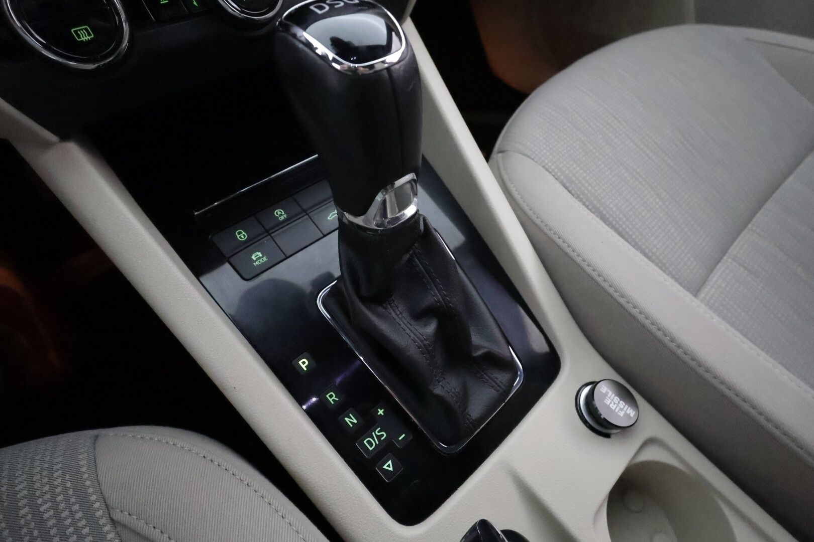 Skoda Octavia 2020 Combi 2,0 TDI 150 Style BusinessLine DSG Autom. **Webasto / Koukku / Adapt.Vakkari / P. Kamera / LED-valot / Canton** - Navi / Kaistavahti  / Digimittaristo / Apple&Android / KeylessGO / 2x Renkaat