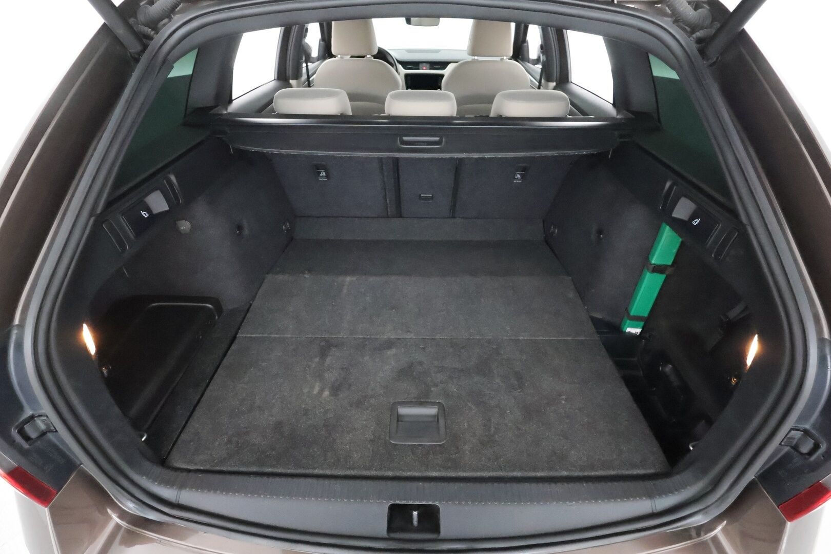 Skoda Octavia 2020 Combi 2,0 TDI 150 Style BusinessLine DSG Autom. **Webasto / Koukku / Adapt.Vakkari / P. Kamera / LED-valot / Canton** - Navi / Kaistavahti  / Digimittaristo / Apple&Android / KeylessGO / 2x Renkaat