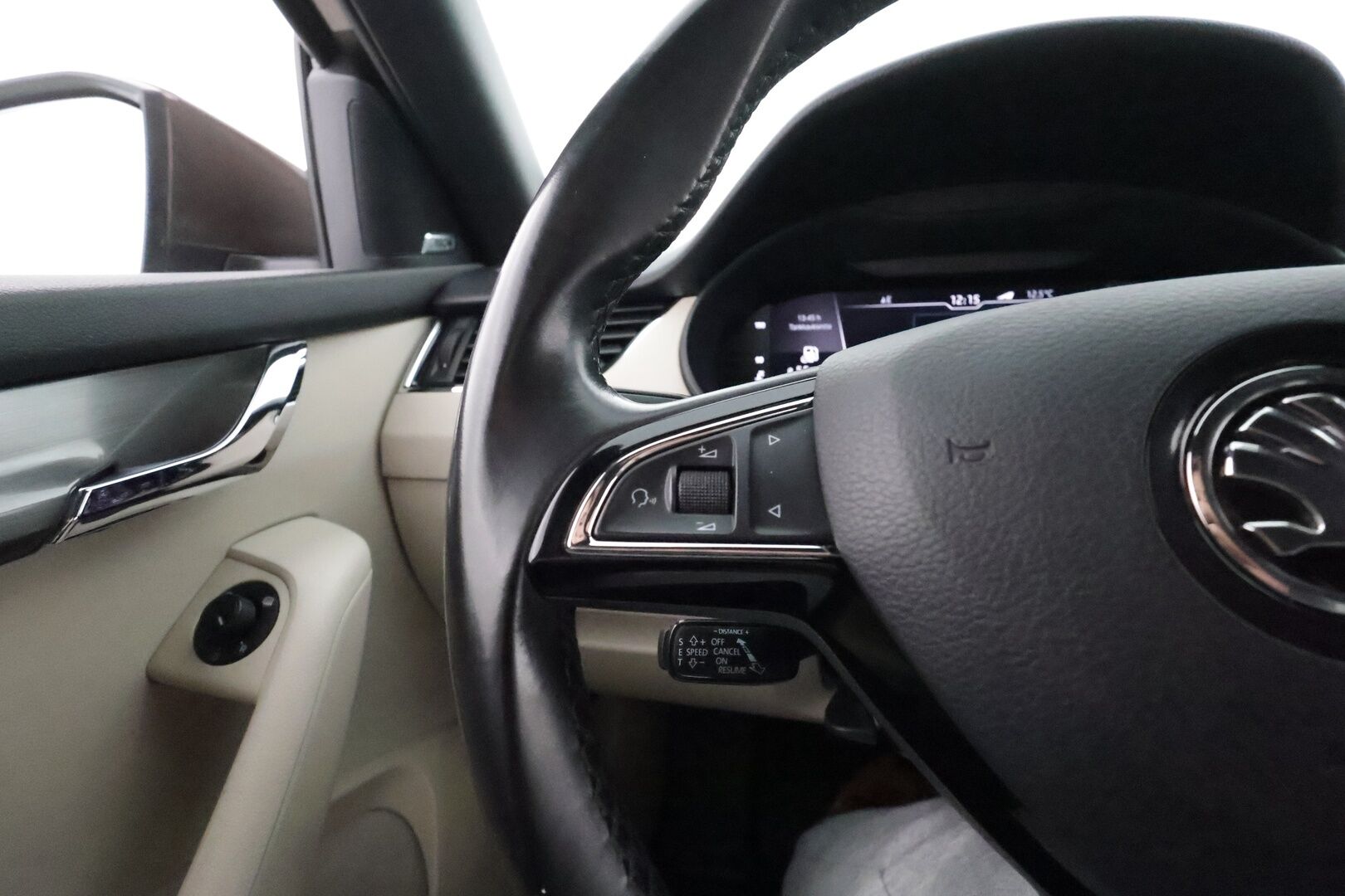 Skoda Octavia 2020 Combi 2,0 TDI 150 Style BusinessLine DSG Autom. **Webasto / Koukku / Adapt.Vakkari / P. Kamera / LED-valot / Canton** - Navi / Kaistavahti  / Digimittaristo / Apple&Android / KeylessGO / 2x Renkaat