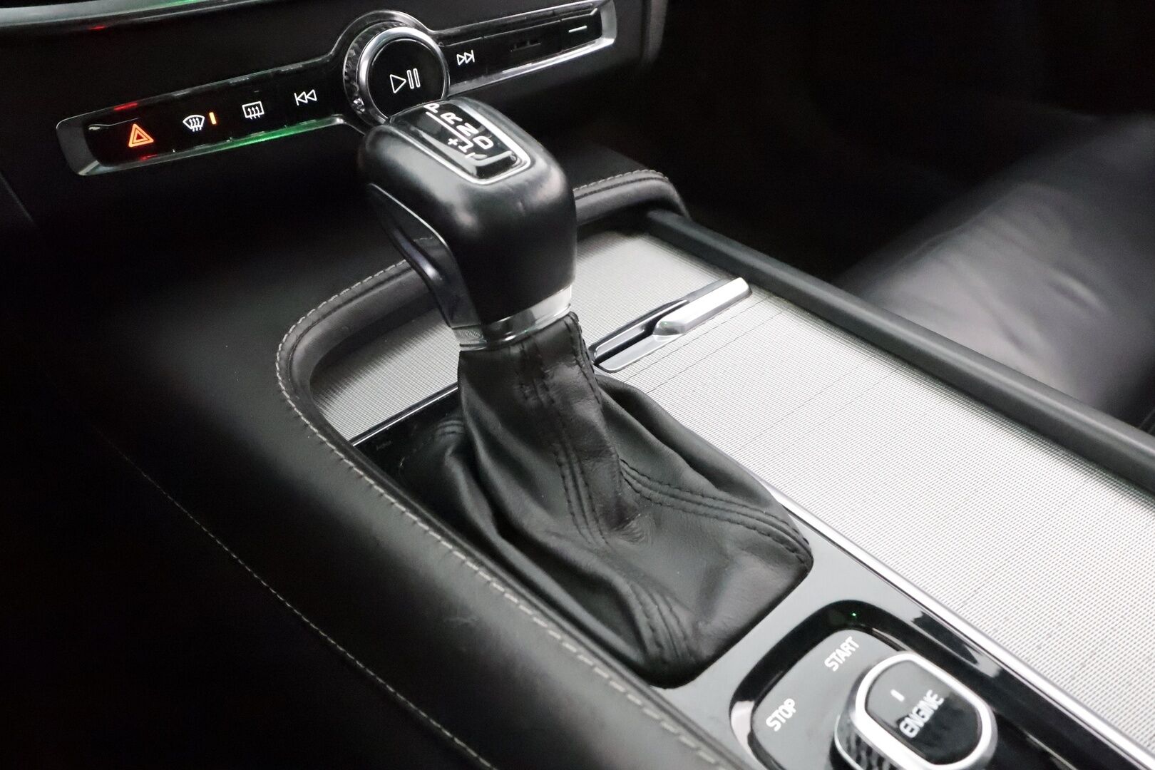 Volvo V90 2017 D5 AWD Inscription aut * Webasto / Koukku / Panorama / B&O / ACC / Full-LED / 360° / Sportnahat Muistilla * - Kahdet renkaat 