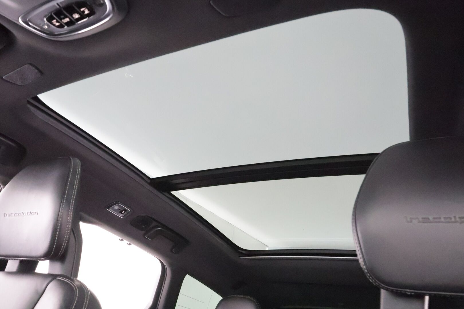 Volvo V90 2017 D5 AWD Inscription aut * Webasto / Koukku / Panorama / B&O / ACC / Full-LED / 360° / Sportnahat Muistilla * - Kahdet renkaat 