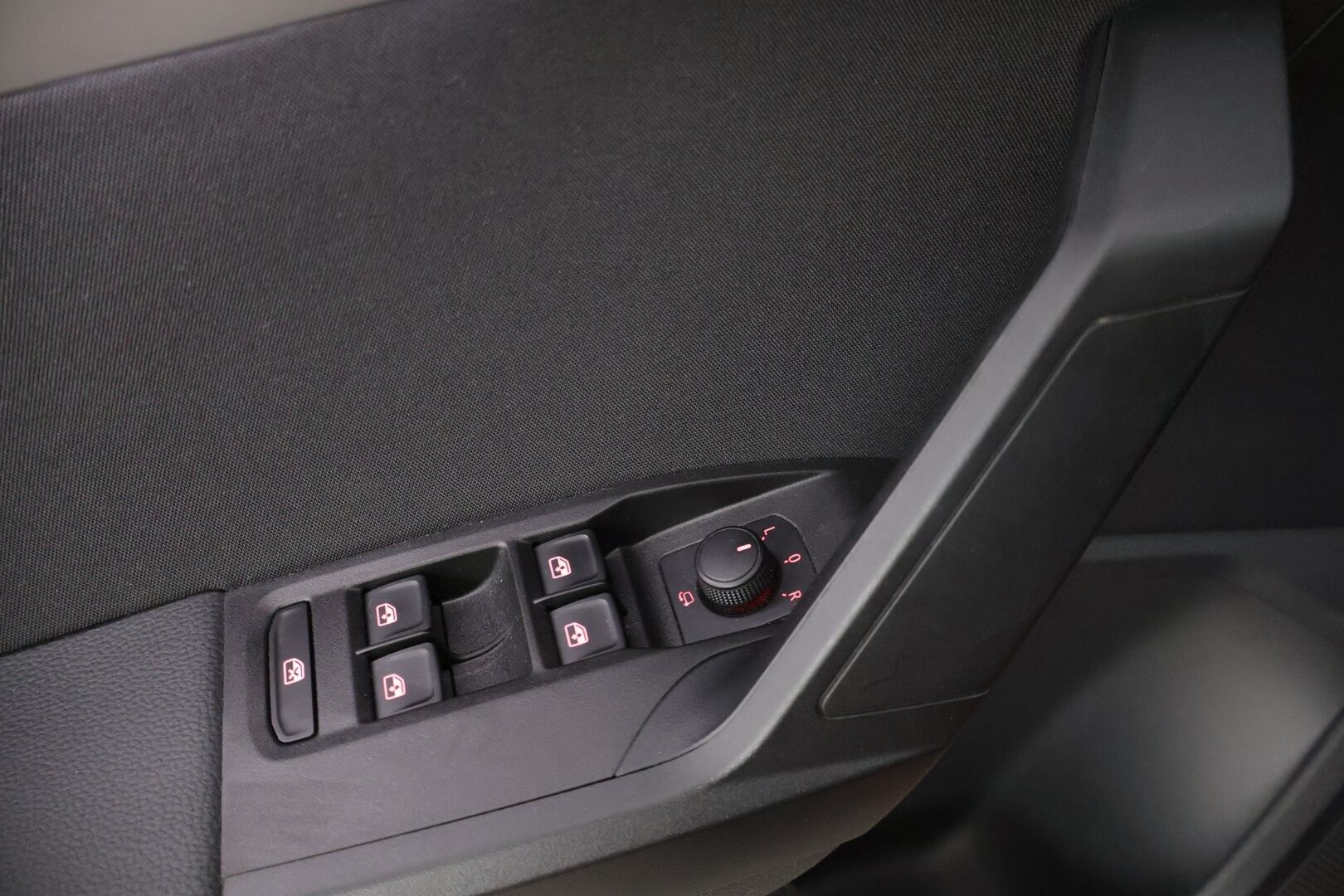 Seat Ibiza 2020 1,0 EcoTSI 115 FR DSG * KeyLessGo / Adapt. Vakkari / Lohkolämmitin * - * Vähän ajettu suomiauto *
