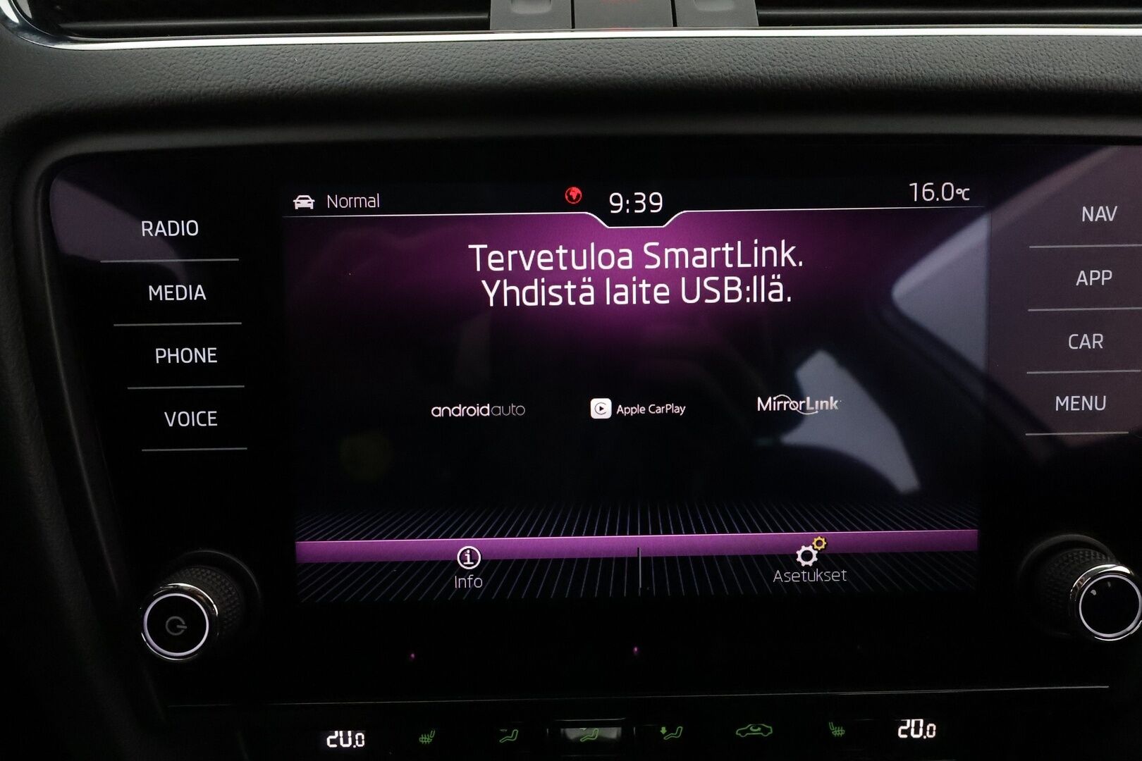 Skoda Octavia 2020 Combi 1,5 TSI Style BusinessLine DSG Aut. **1.Om suomi-auto / Webasto / Koukku / Adapt.Vakkari / P.Kamera / LED-valot** - Navi / Kaistavahti / Katveavustin / KeylessGO 