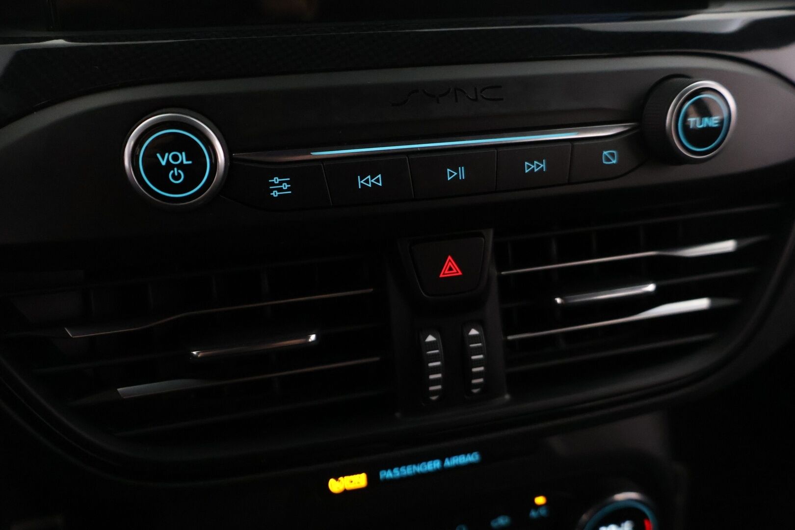 Ford Focus 2019 1,5 EcoBoost 182hv M6 ST-Line Wagon - ACC | Bang&Olufsen | LED | Keyless | Lohko+sisälämmitin | Tehokkaampi 182hv malli
