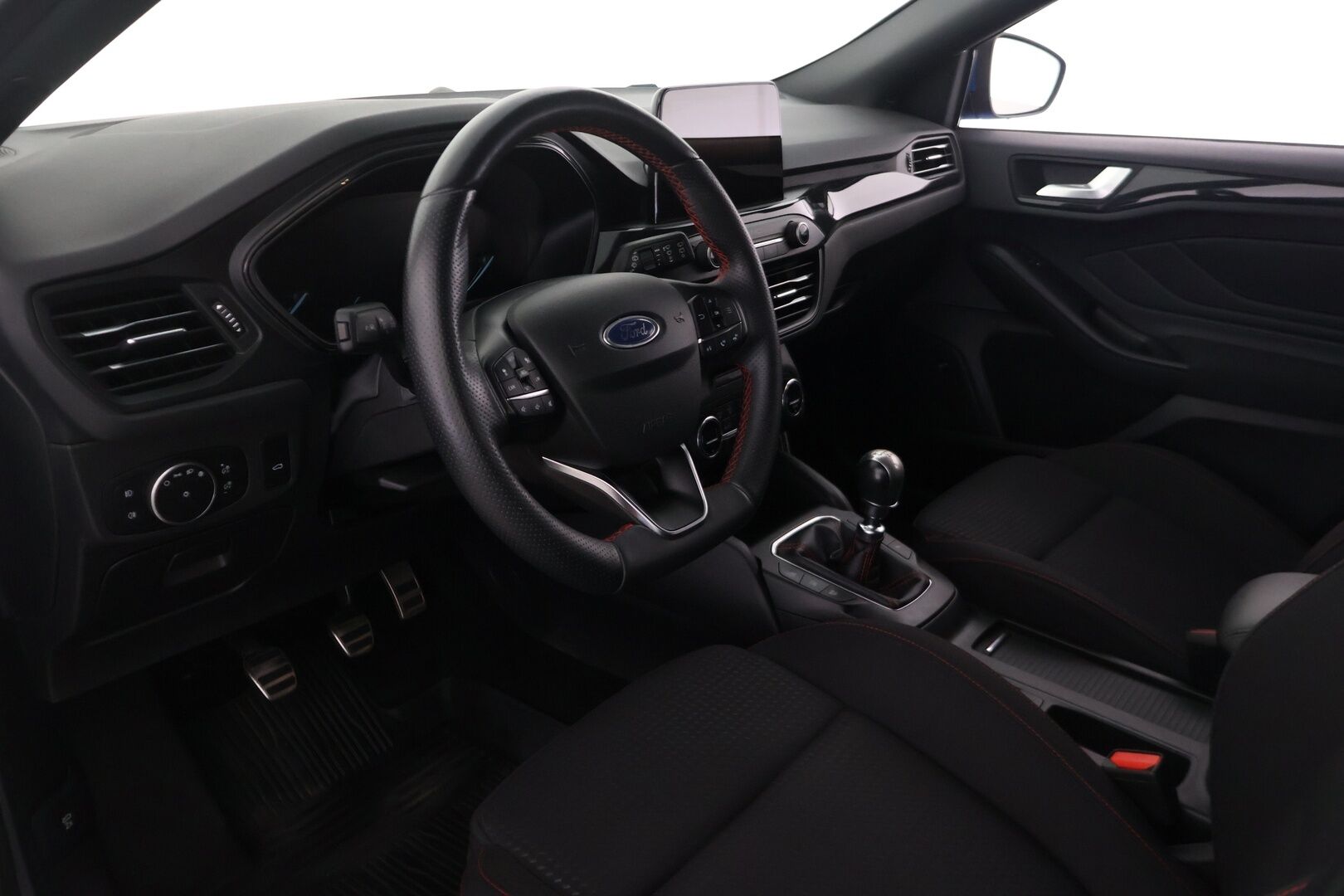 Ford Focus 2020 1,5 EcoBoost 182hv M6 ST-Line Wagon - ACC | Bang&Olufsen | LED | Keyless | Lohko+sisälämmitin | Tehokkaampi 182hv malli