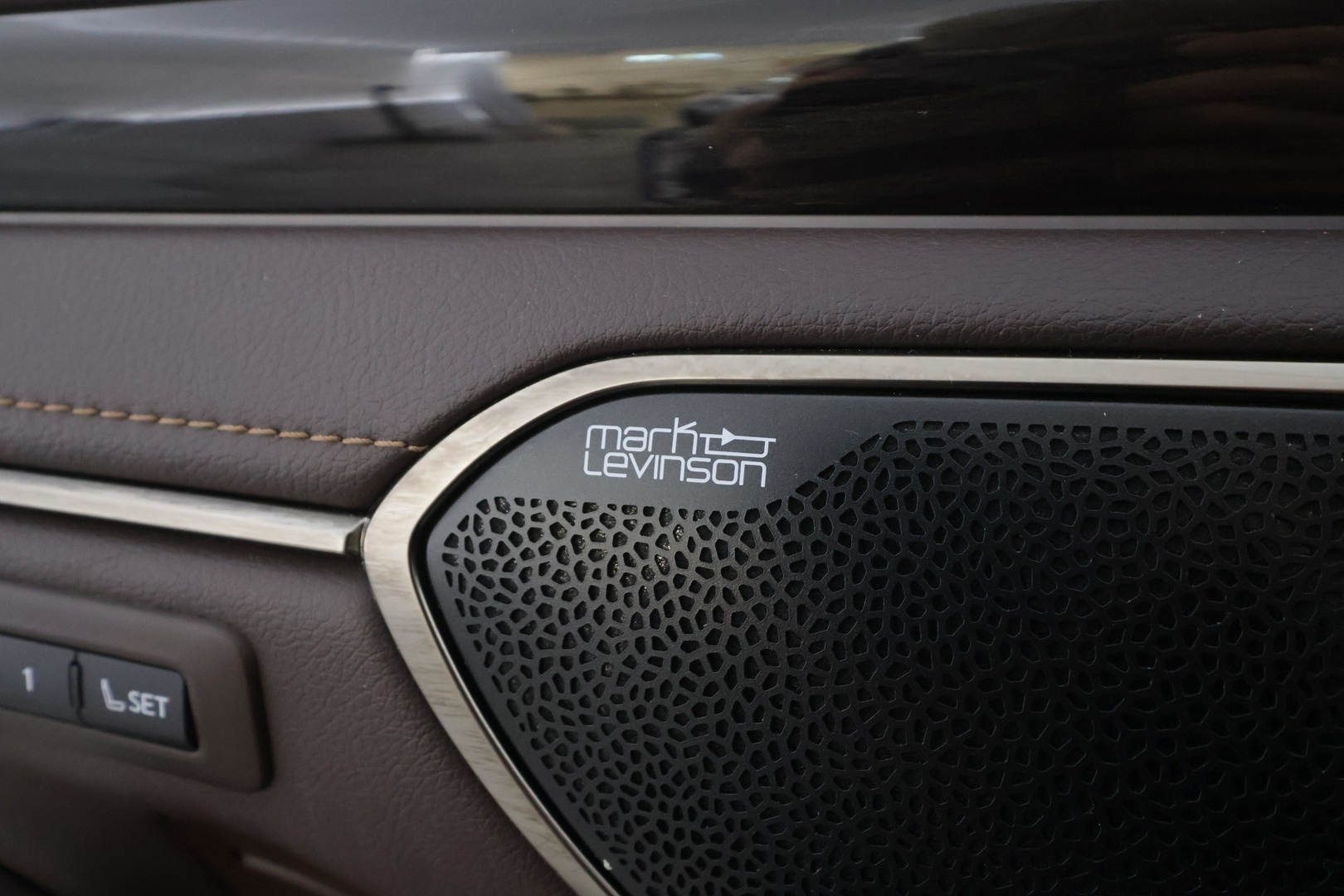 Lexus ES 2020 300h Luxury - | ACC | HUD | 360° | Mark Levinson | Ilm. muistinahat | Kattoluukku | Apple & Android | 1-om suomi auto | Merkkihuollot | 