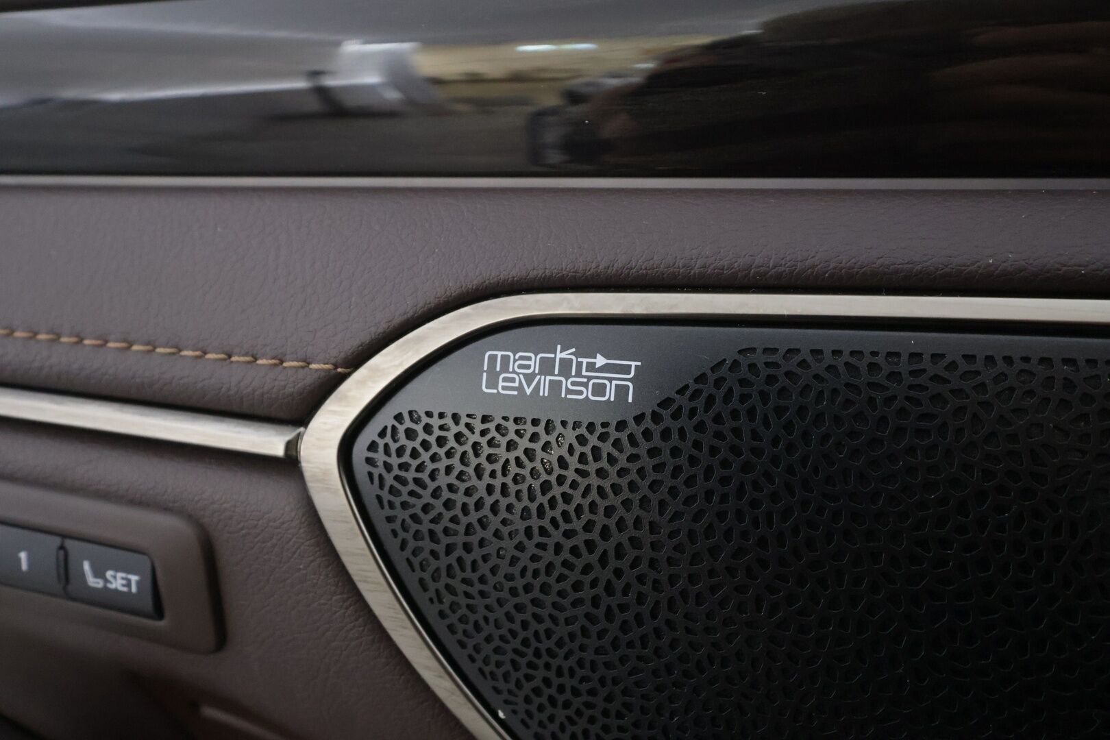 Lexus ES 2020 300h Luxury - | ACC | HUD | 360° | Mark Levinson | Ilm. muistinahat | Kattoluukku | Apple & Android | 1-om suomi auto | Merkkihuollot | 