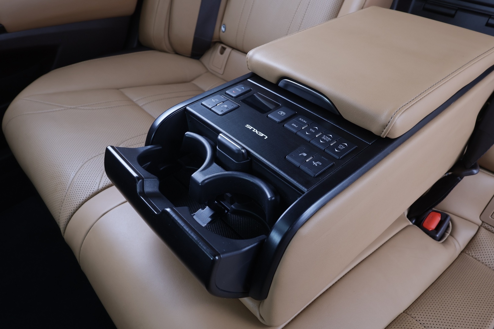 Lexus ES 2020 300h Luxury - | ACC | HUD | 360° | Mark Levinson | Ilm. muistinahat | Kattoluukku | Apple & Android | 1-om suomi auto | Merkkihuollot | 