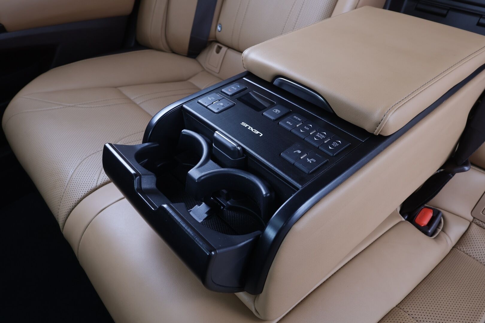 Lexus ES 2020 300h Luxury - | ACC | HUD | 360° | Mark Levinson | Ilm. muistinahat | Kattoluukku | Apple & Android | 1-om suomi auto | Merkkihuollot | 