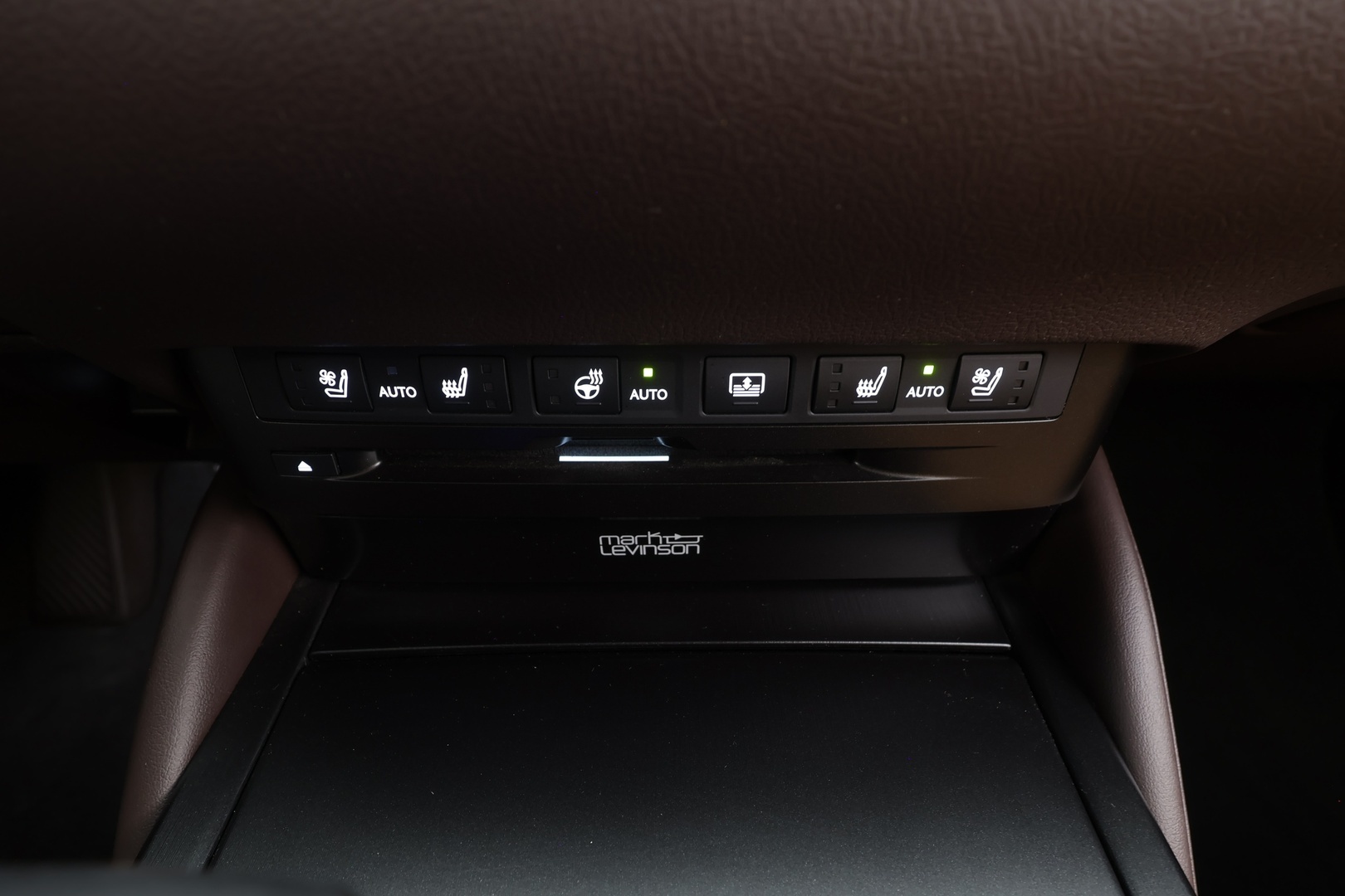 Lexus ES 2020 300h Luxury - | ACC | HUD | 360° | Mark Levinson | Ilm. muistinahat | Kattoluukku | Apple & Android | 1-om suomi auto | Merkkihuollot | 