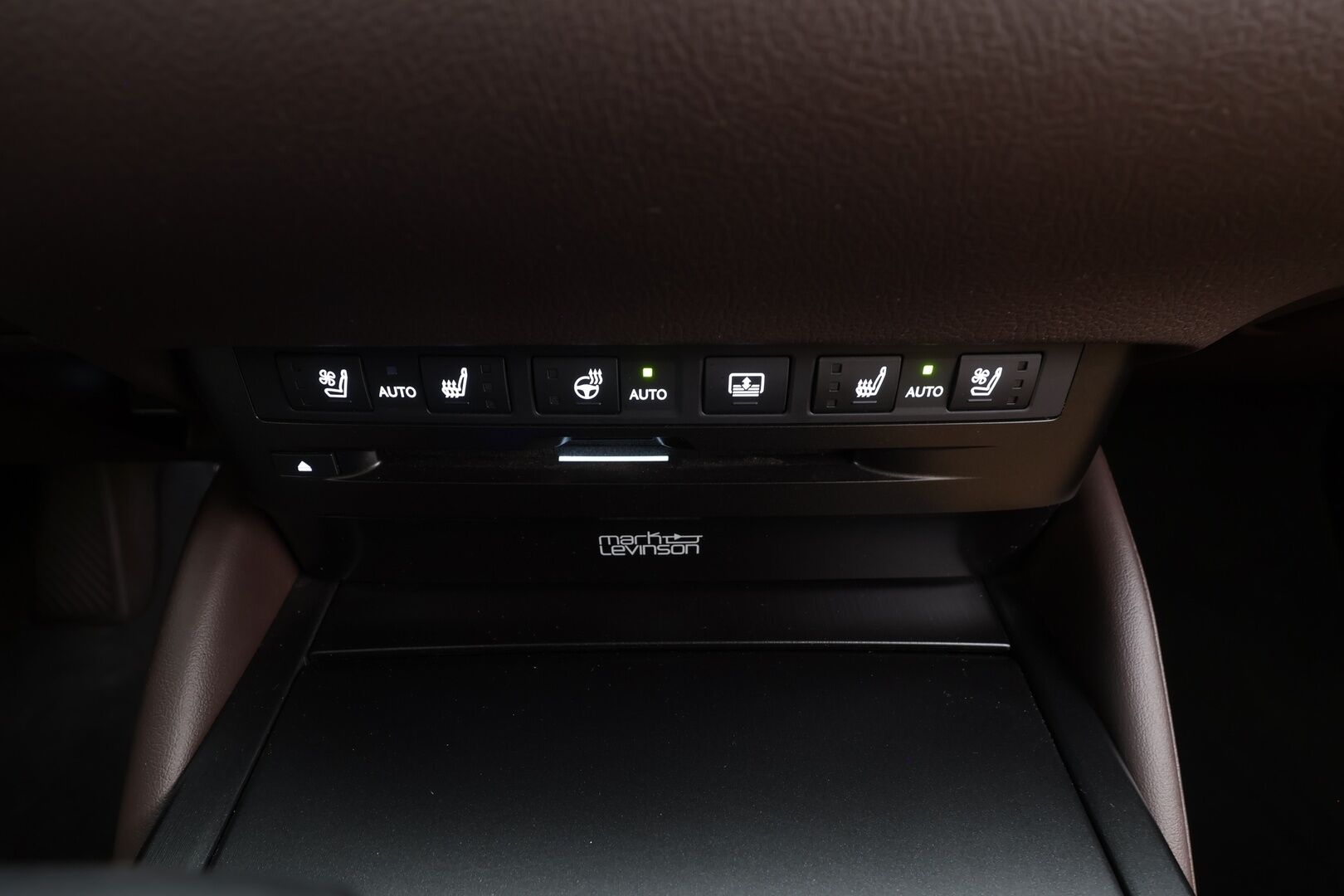 Lexus ES 2020 300h Luxury - | ACC | HUD | 360° | Mark Levinson | Ilm. muistinahat | Kattoluukku | Apple & Android | 1-om suomi auto | Merkkihuollot | 