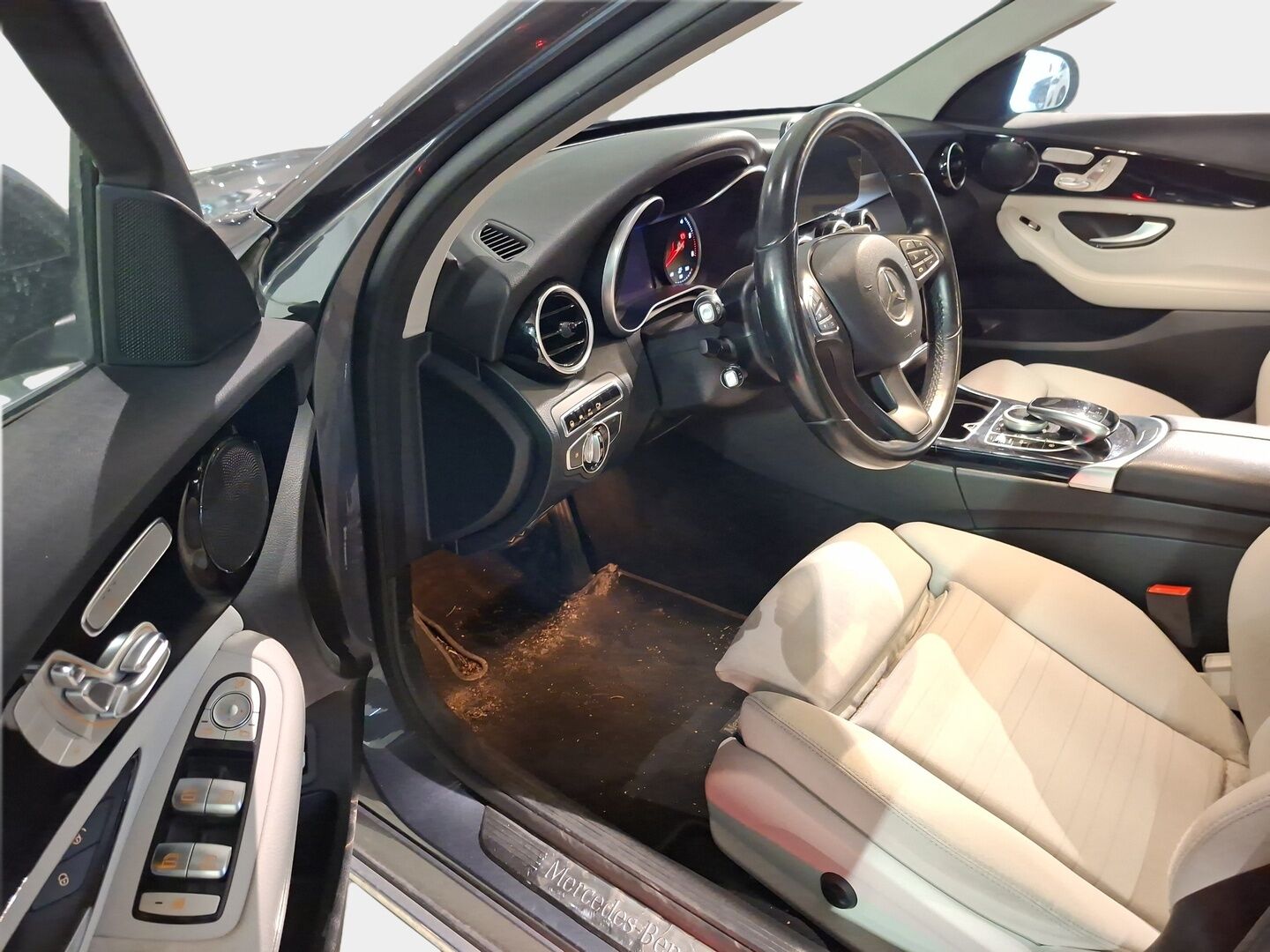 Mercedes-Benz C 2015 220 BlueTec T A Premium Business - YritysOutlet - Myydään vain yrityksille - | Webasto | DTR+Q | 360-kamera | Koukku | Muistipenkit | Comand | Airmatic | 