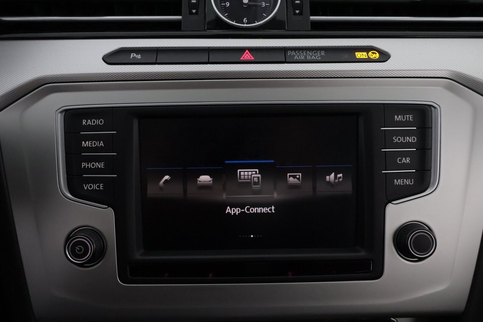 Volkswagen Passat 2017 Variant Highline 2,0 TDI 110 kW (150 hv) DSG-aut * Webasto / Adapt.vakkari / Panoraama / Nahkasisusta / Vetokoukku / Peruutuskamera - LED / Sähköluukku / Ei adblue järjestelmää / Jakopää tehty!