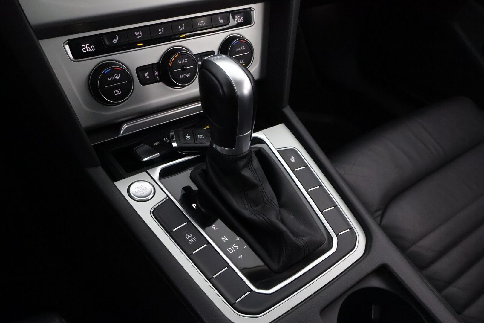 Volkswagen Passat 2017 Variant Highline 2,0 TDI 110 kW (150 hv) DSG-aut * Webasto / Adapt.vakkari / Panoraama / Nahkasisusta / Vetokoukku / Peruutuskamera - LED / Sähköluukku / Ei adblue järjestelmää / Jakopää tehty!