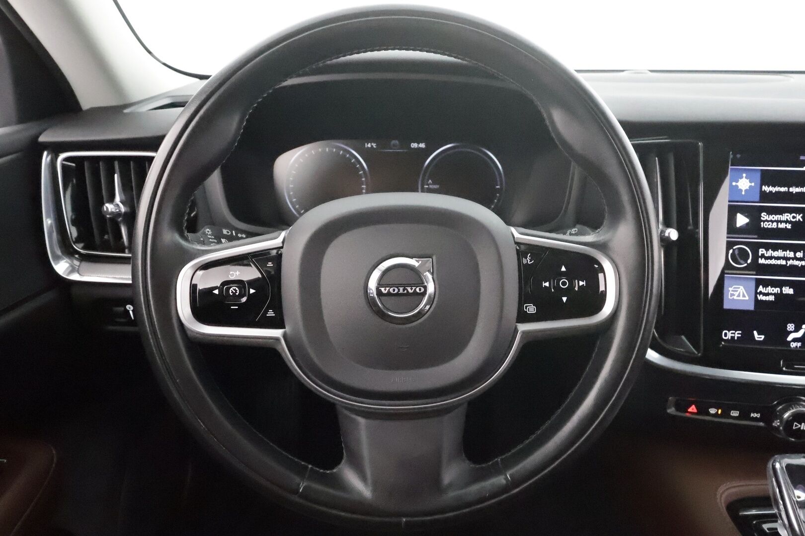 Volvo V60 2020 T8 TwE AWD Inscription aut * ACC / Webasto / Koukku / LED / Ruskeat nahat / Blis / 360 ° / Apple & Android * - Akku kuntotarkastettu / Merkkihuollettu / Kahdet renkaat 