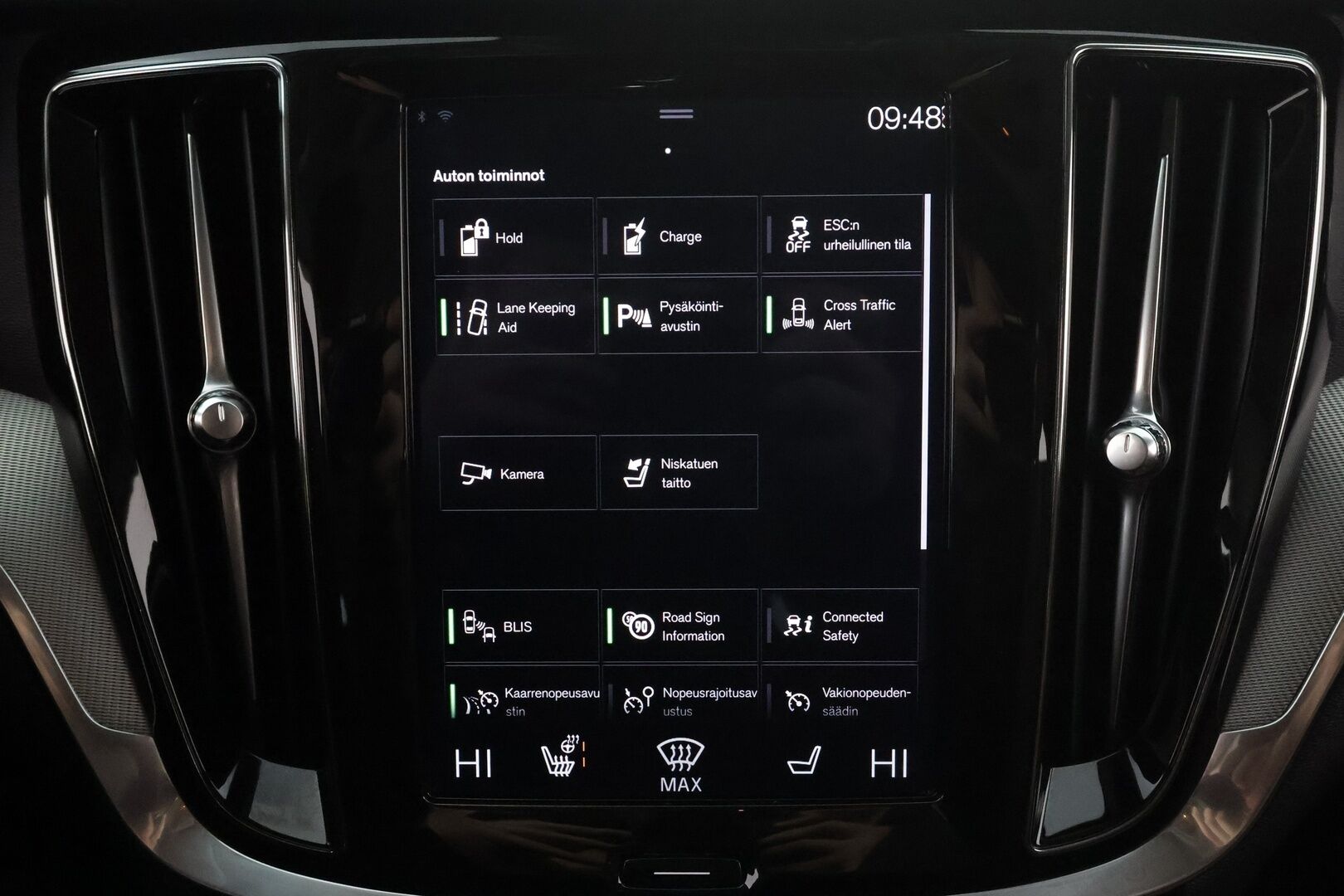 Volvo V60 2020 T8 TwE AWD Inscription aut * ACC / Webasto / Koukku / LED / Ruskeat nahat / Blis / 360 ° / Apple & Android * - Akku kuntotarkastettu / Merkkihuollettu / Kahdet renkaat 