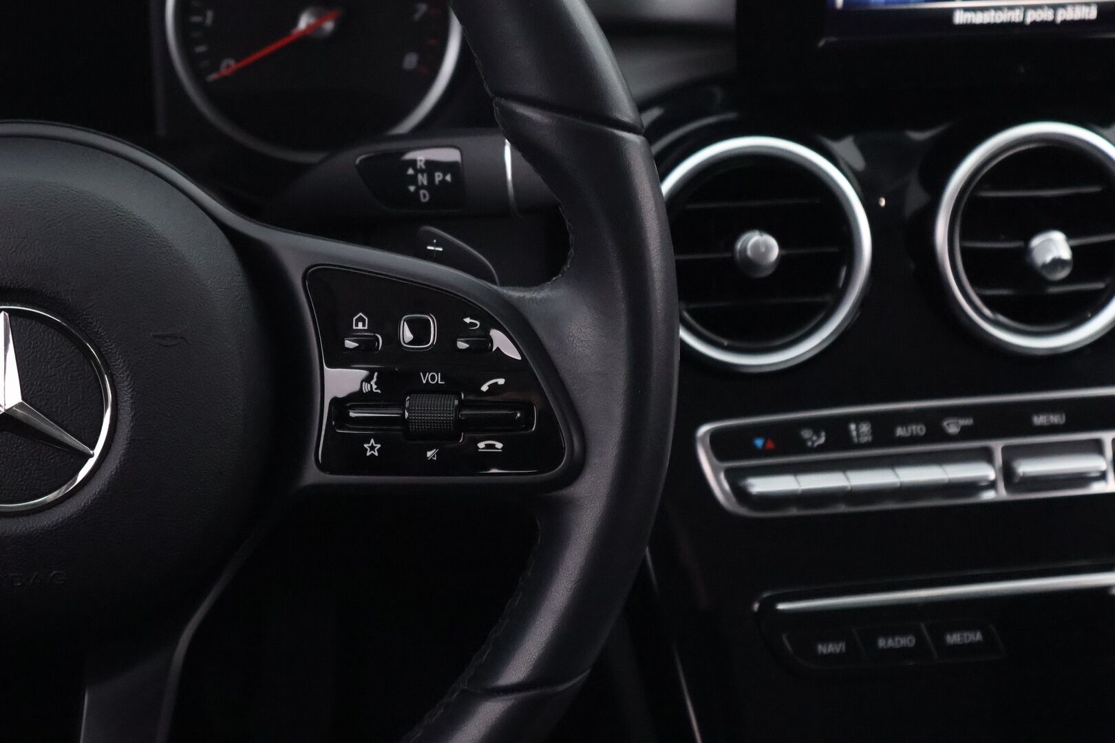Mercedes-Benz C 2020 180 T A Business - Suomiauto / Multibeam LED / Peruutuskamera / Merkkihuollot / Comand Navi / Sporttipenkit Sähkösäädöllä / Lohko & Sisäpistoke!