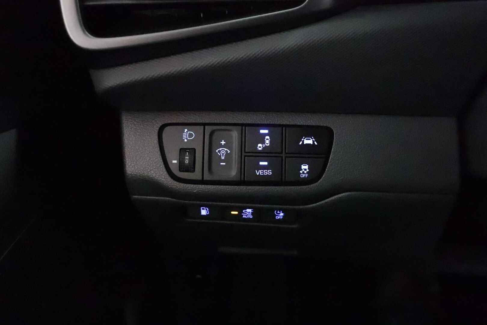Hyundai IONIQ plug-in 2020 1,6 plug-in 141 hv 6-DCT Style MY20 **Adapt.vakkari / P.kamera / Muistipenkki / LED / Navi / KeylessGo** - 1.Om Suomi-auto / Kahdet renkaat aluvanteilla / Digimittaristo / Apple&Android / Infinity Audio / Lohkolämmitin