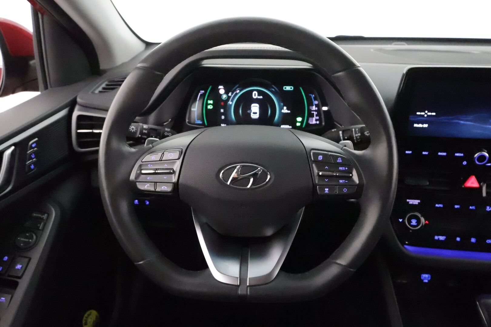 Hyundai IONIQ plug-in 2020 1,6 plug-in 141 hv 6-DCT Style MY20 **Adapt.vakkari / P.kamera / Muistipenkki / LED / Navi / KeylessGo** - 1.Om Suomi-auto / Kahdet renkaat aluvanteilla / Digimittaristo / Apple&Android / Infinity Audio / Lohkolämmitin