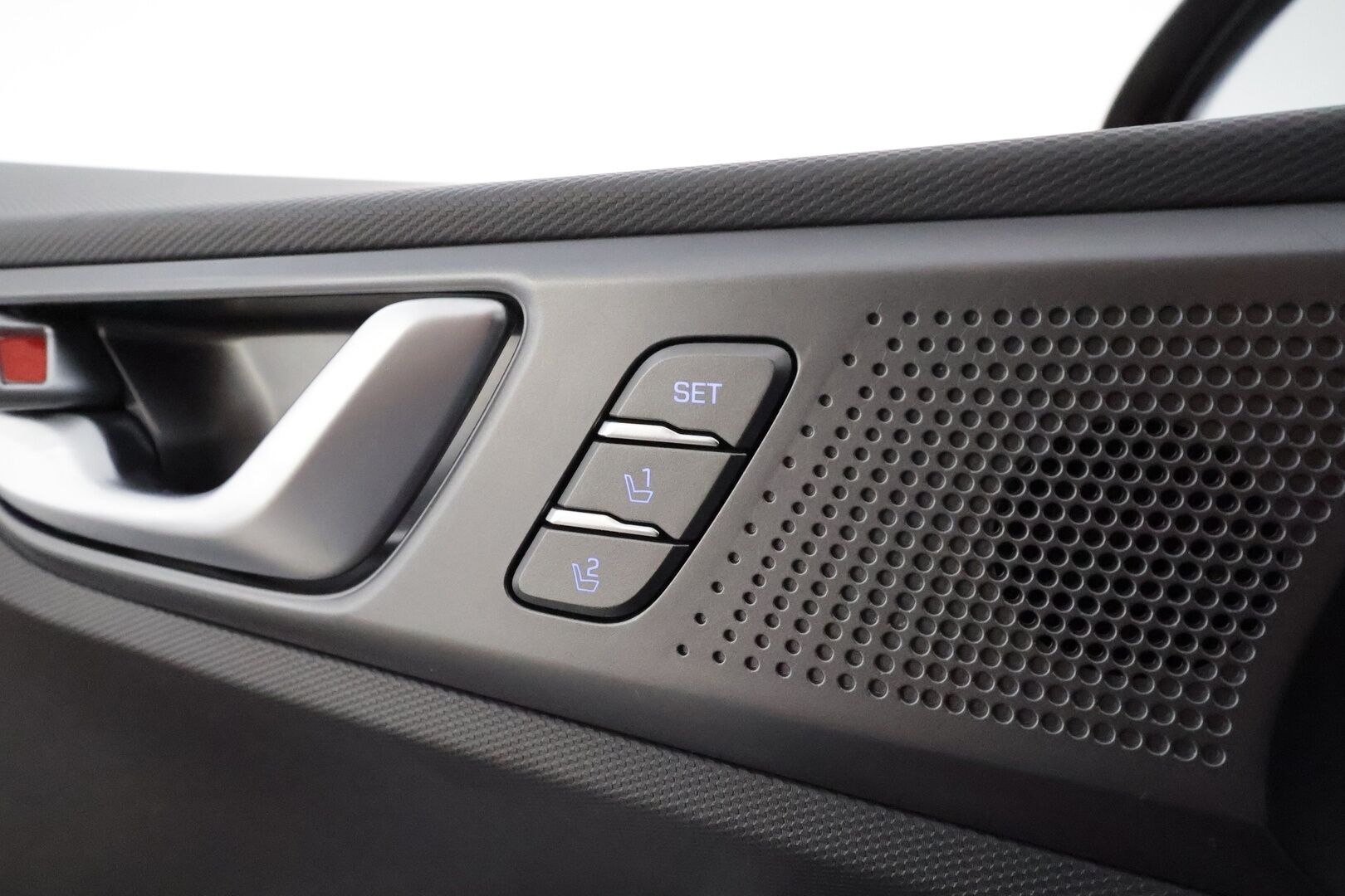 Hyundai IONIQ plug-in 2020 1,6 plug-in 141 hv 6-DCT Style MY20 **Adapt.vakkari / P.kamera / Muistipenkki / LED / Navi / KeylessGo** - 1.Om Suomi-auto / Kahdet renkaat aluvanteilla / Digimittaristo / Apple&Android / Infinity Audio / Lohkolämmitin