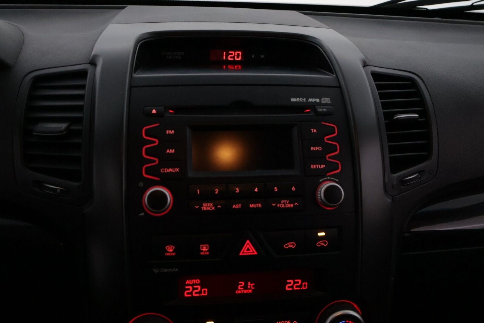 Kia Sorento 2011 2,2 CRDi AWD EX 5P *Koukku / Vakkari / Lohkolämmitin / Huoltokirja* - Uudenkarheat nastarenkaat talveksi! / Loistava maasturi metsäteille!