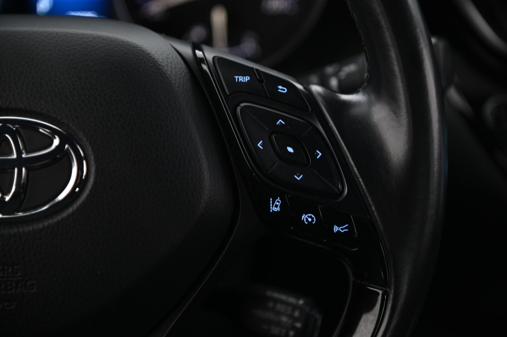 Toyota C-HR 2019 1,8 Hybrid Active Edition *Peruutuskamera / Navigointi / Vakkari / Lohko* - *1-omisteinen Suomi-auto / 2x renkaat aluvanteilla*