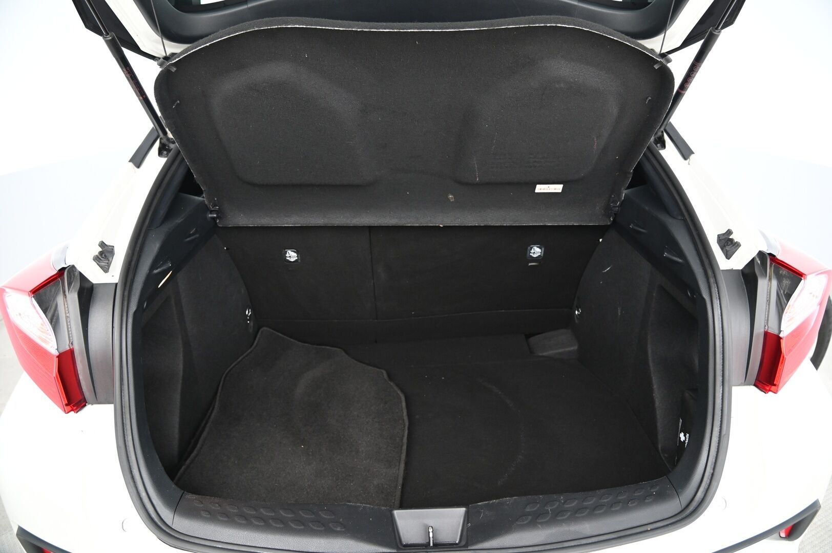 Toyota C-HR 2019 1,8 Hybrid Active Edition *Peruutuskamera / Navigointi / Vakkari / Lohko* - *1-omisteinen Suomi-auto / 2x renkaat aluvanteilla*