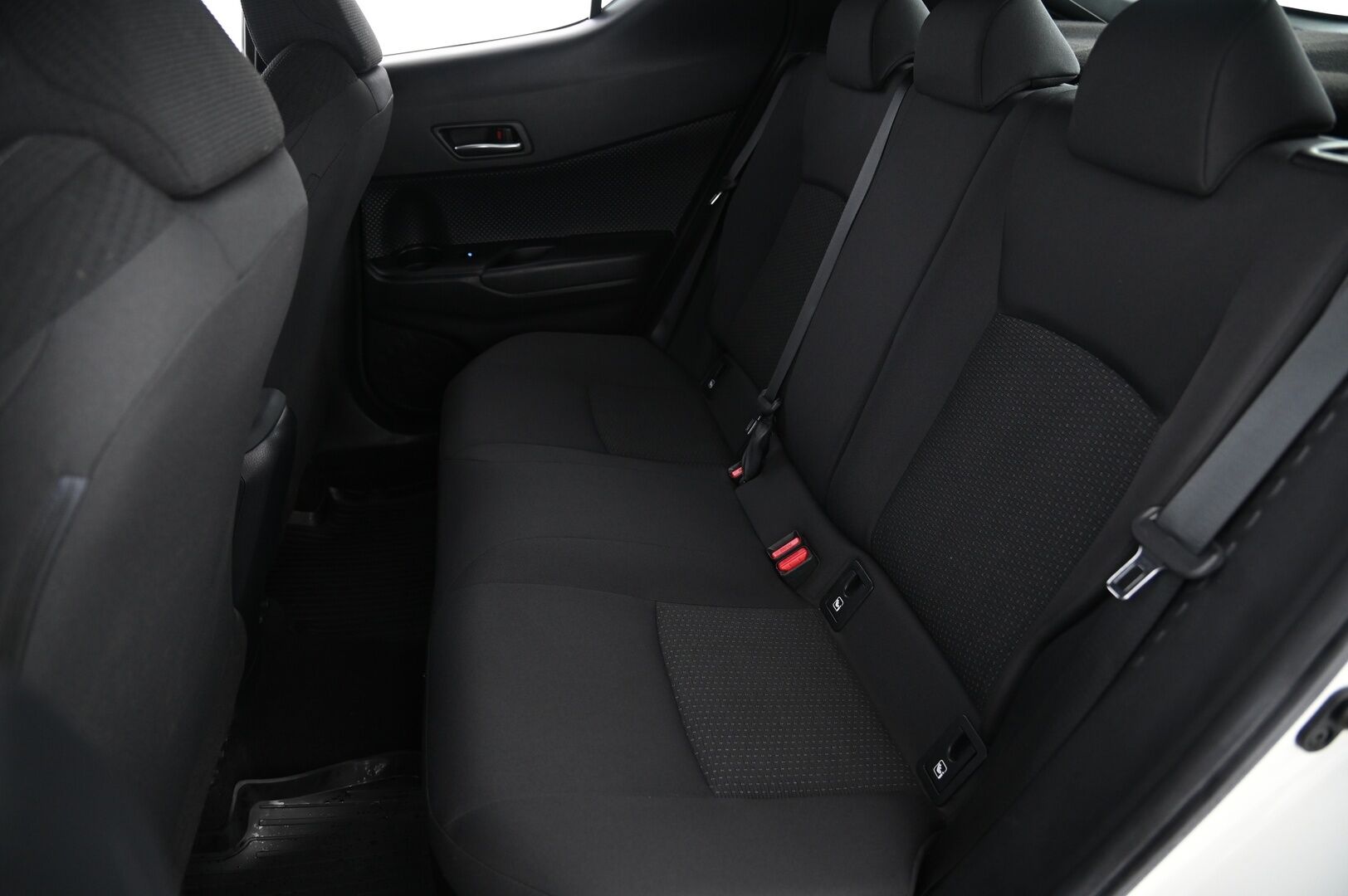 Toyota C-HR 2019 1,8 Hybrid Active Edition *Peruutuskamera / Navigointi / Vakkari / Lohko* - *1-omisteinen Suomi-auto / 2x renkaat aluvanteilla*