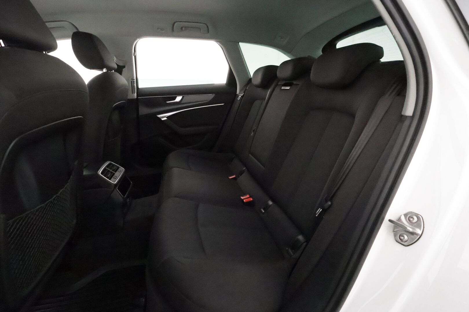 Audi A6 2020 Avant Business 35 TDI MHEV S tronic **Suomi-auto / Webasto / Koukku / LED-valot / P.Tutkat / Navi - Kahdet Renkaat