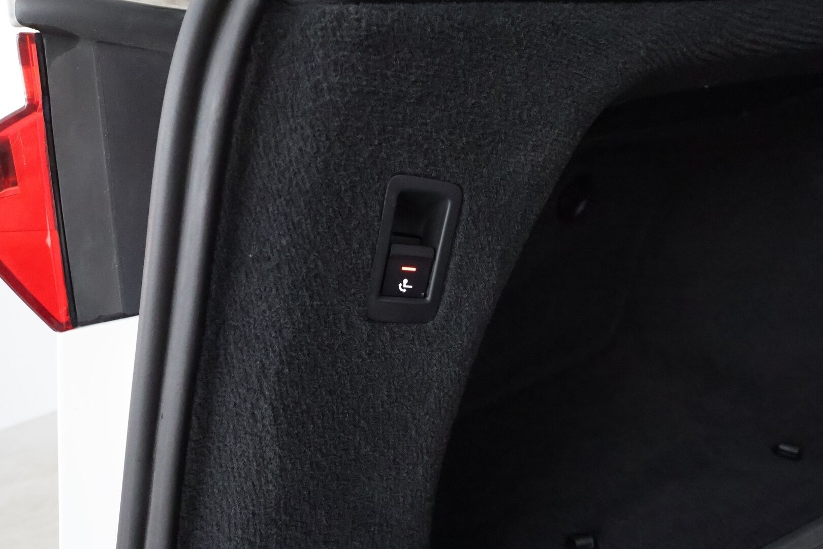 Audi A6 2020 Avant Business 35 TDI MHEV S tronic - Suomiauto / Webasto / Vetokoukku / AppleCarPlay / Adapt.LED / 4-Alue Ilmastointi / 2x Renkaat aluvantein / Juuri huollettu!