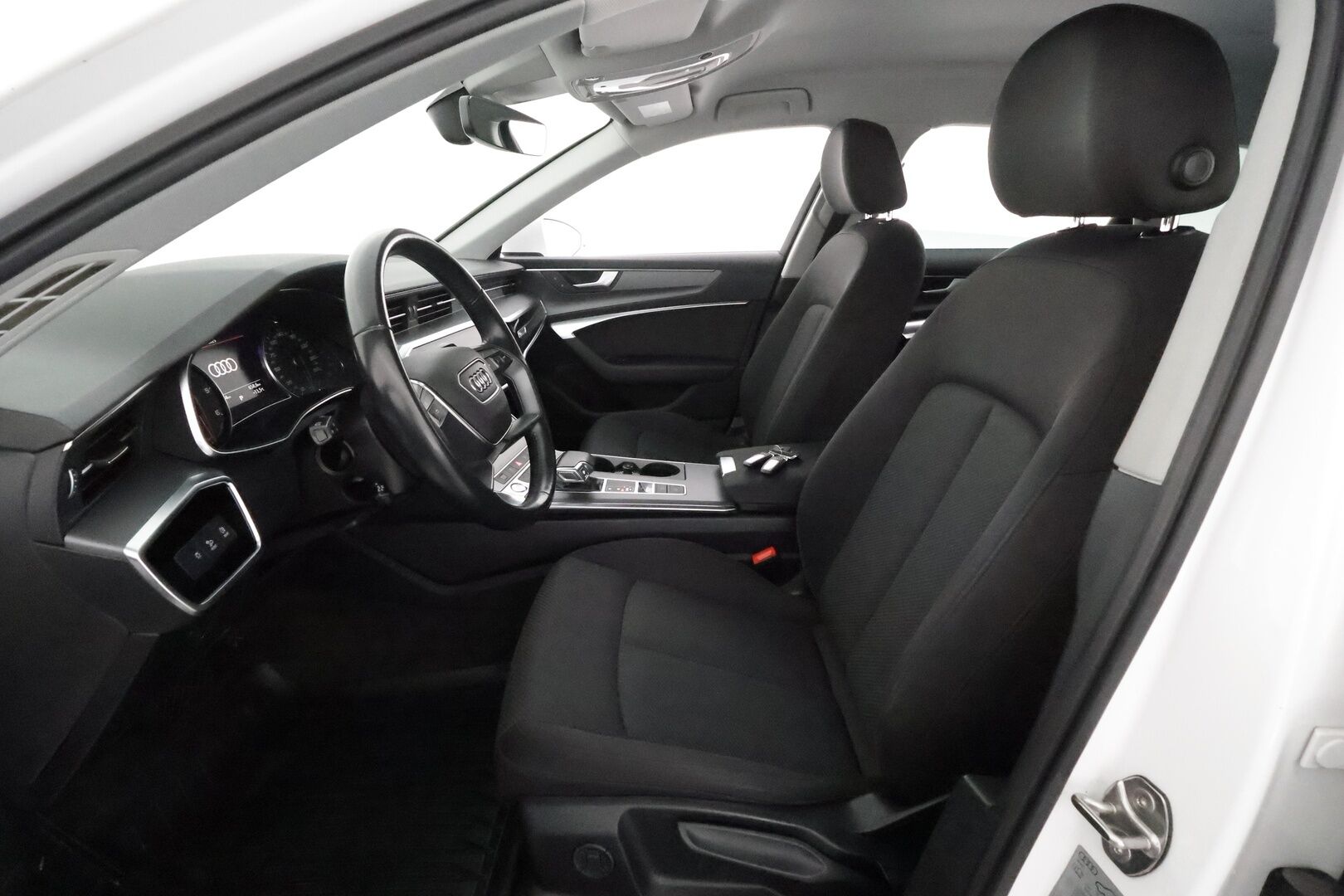 Audi A6 2020 Avant Business 35 TDI MHEV S tronic **Suomi-auto / Webasto / Koukku / LED-valot / P.Tutkat / Navi - Kahdet Renkaat