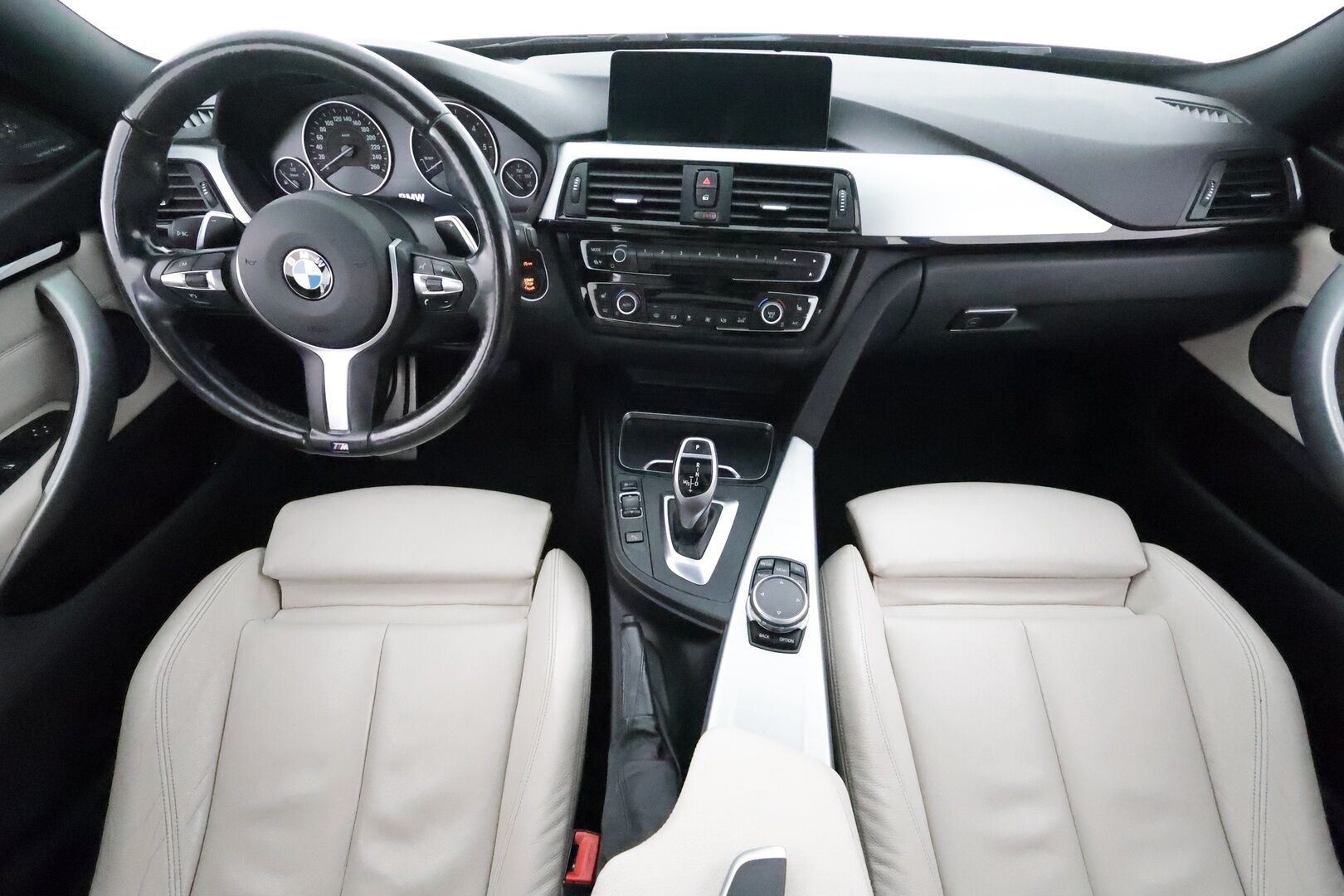 BMW 420 2016 F36 Gran Coupe 420d A xDrive M Sport **H&K / Kattoluukku / Vaaleat sporttinahat / ComfortAccess / Prof. Navi / Koukku / P.kamera** - Xenon / Musta kattoverhoilu / 2x Avain 