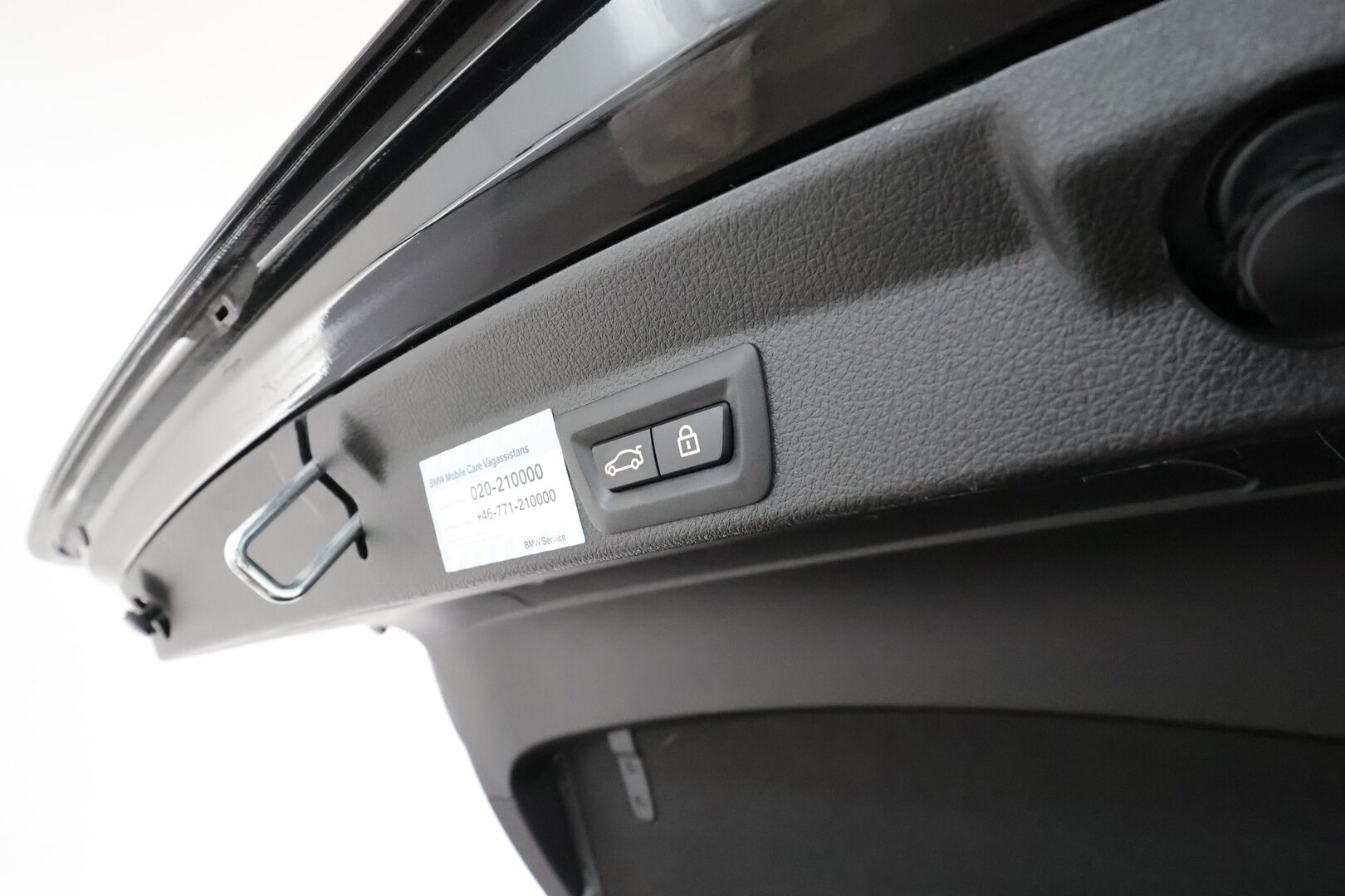 BMW 420 2016 F36 Gran Coupe 420d A xDrive M Sport **H&K / Kattoluukku / Vaaleat sporttinahat / ComfortAccess / Prof. Navi / Koukku / P.kamera** - Xenon / Musta kattoverhoilu / 2x Avain 