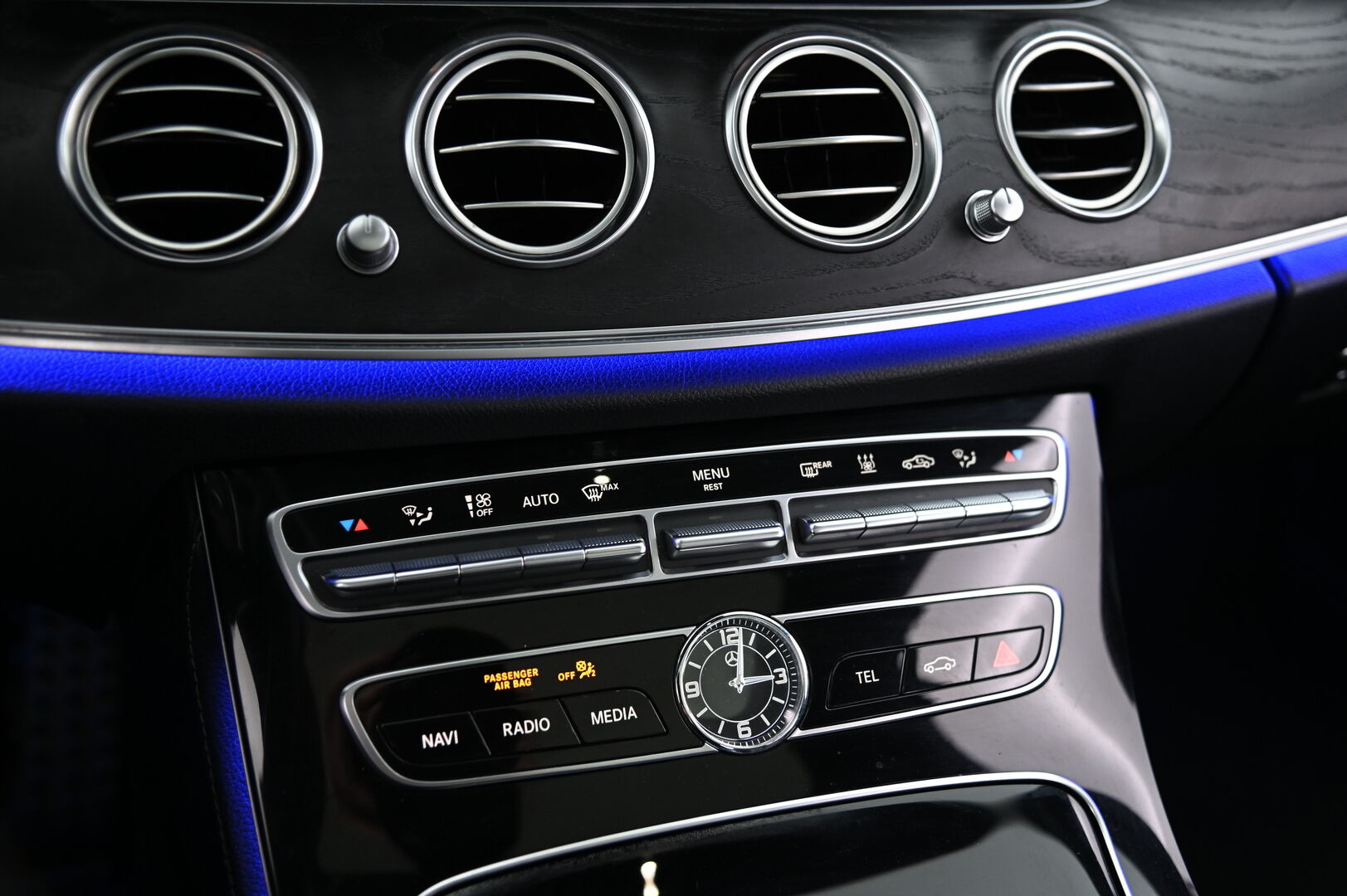 Mercedes-Benz E 2018 350 e A Premium Business AMG - *Frozen Metallic / Distronic+ / Burmester / Panorama / Imuovet / Muistipenkit / HUD / 360 / Koukku*