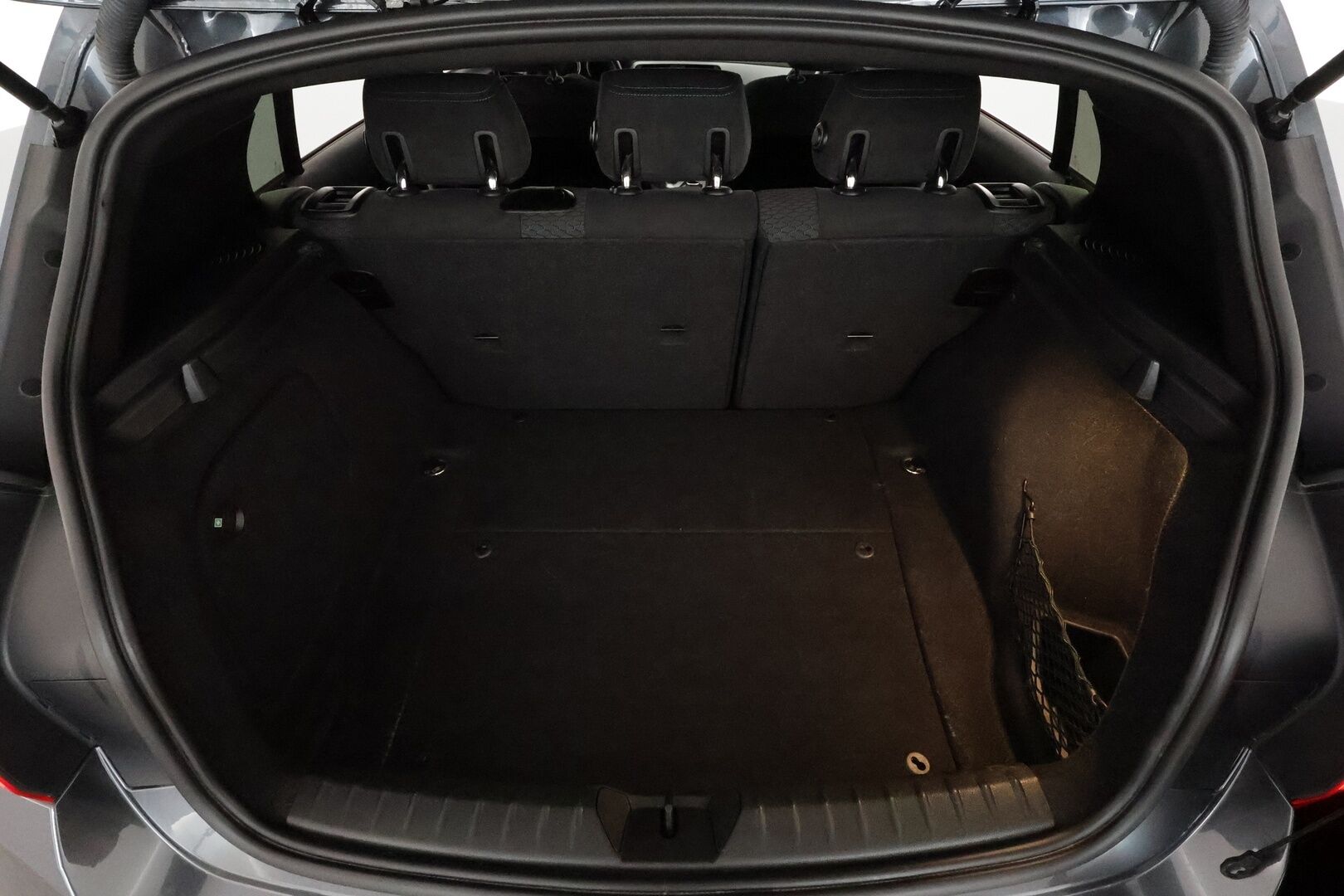 BMW 118 2018 F20 Hatchback 118i M Sport **Vakkari / Sporttipenkit / P.tutkat / Navi / LED / Kangas-Alcantara** - Kahdet renkaat aluvanteilla / Hifit