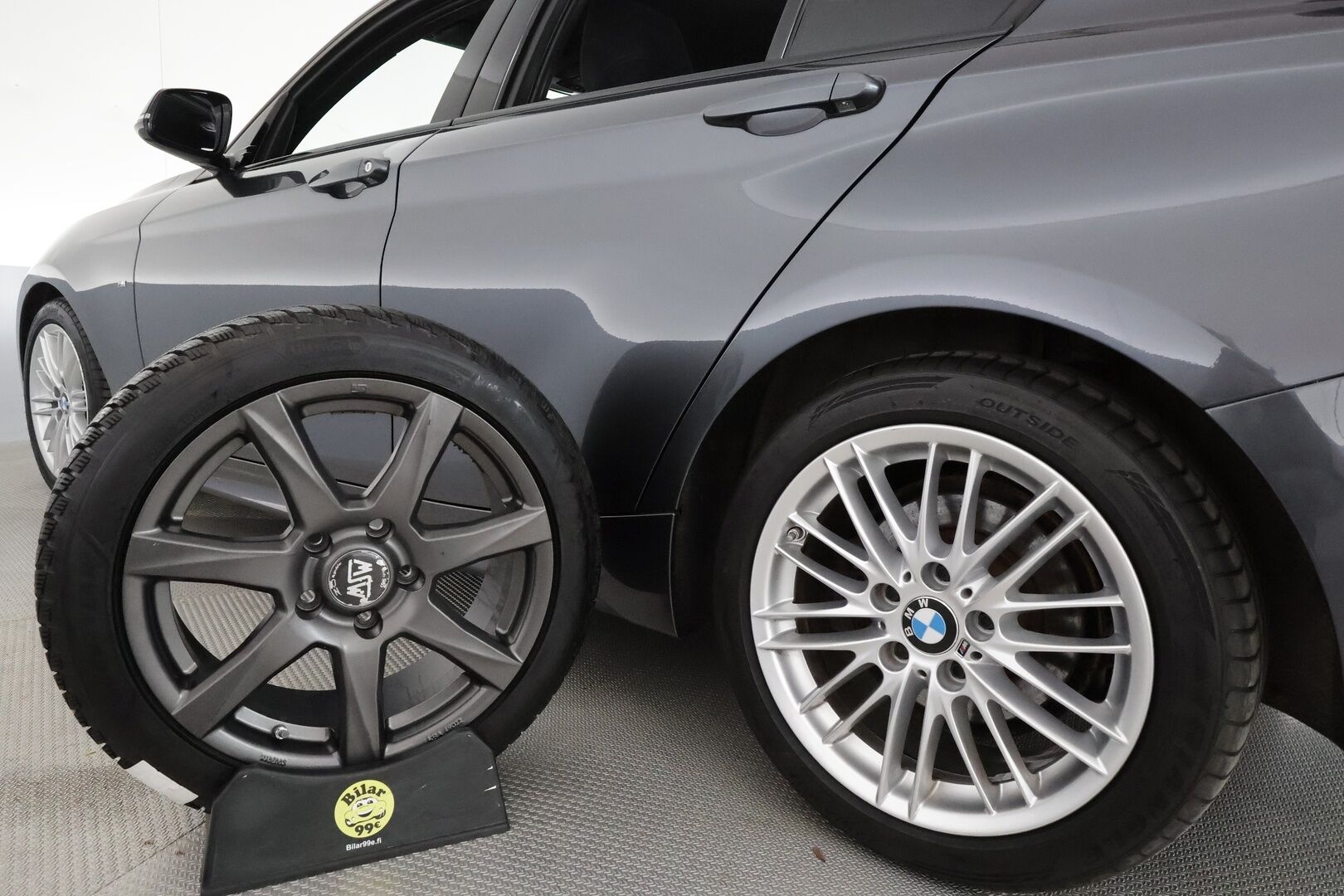 BMW 118 2018 F20 Hatchback 118i M Sport **Vakkari / Sporttipenkit / P.tutkat / Navi / LED / Kangas-Alcantara** - Kahdet renkaat aluvanteilla / Hifit