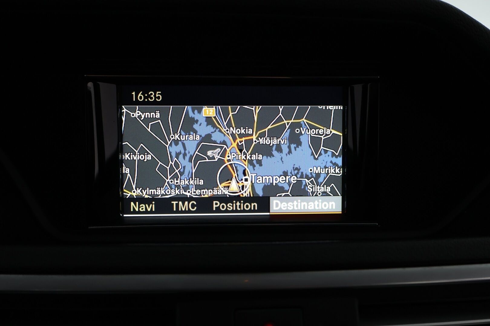 Mercedes-Benz E 2010 250 CDI BE T A Business Avantgarde - Nahkasisusta / Comand Navi / Vakkari / Xenon / Sähköpenkit / Sähköluukku / 2x Hyvät renkaa alkuperäisvantein!