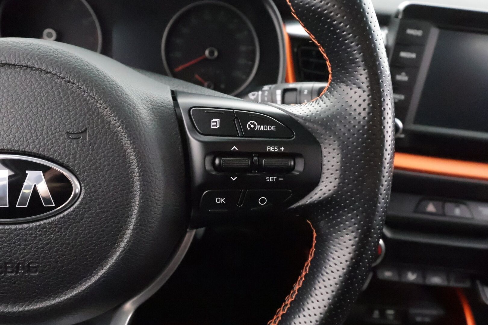 Kia Stonic 2020 1,0 T-GDI ISG 120hv EX Design DCT EcoDynamics * Vakkari / P.kamera / Lohko+SIsä / Koukku * - 1.Om Suomi-auto / Kahdet renkaat aluvanteilla / Merkkihuollettu