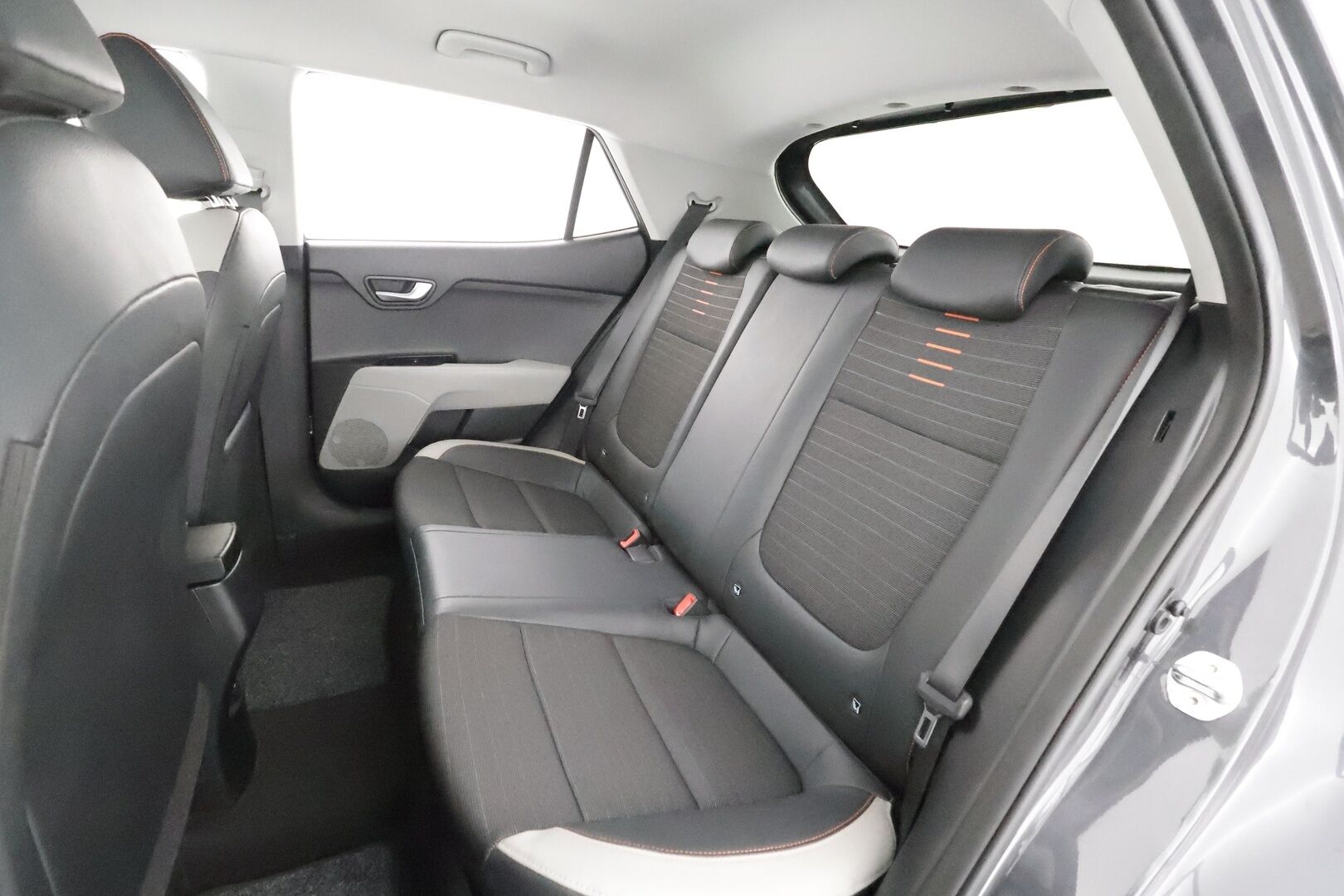 Kia Stonic 2020 1,0 T-GDI ISG 120hv EX Design DCT EcoDynamics * Vakkari / P.kamera / Lohko+SIsä / Koukku * - 1.Om Suomi-auto / Kahdet renkaat aluvanteilla / Merkkihuollettu